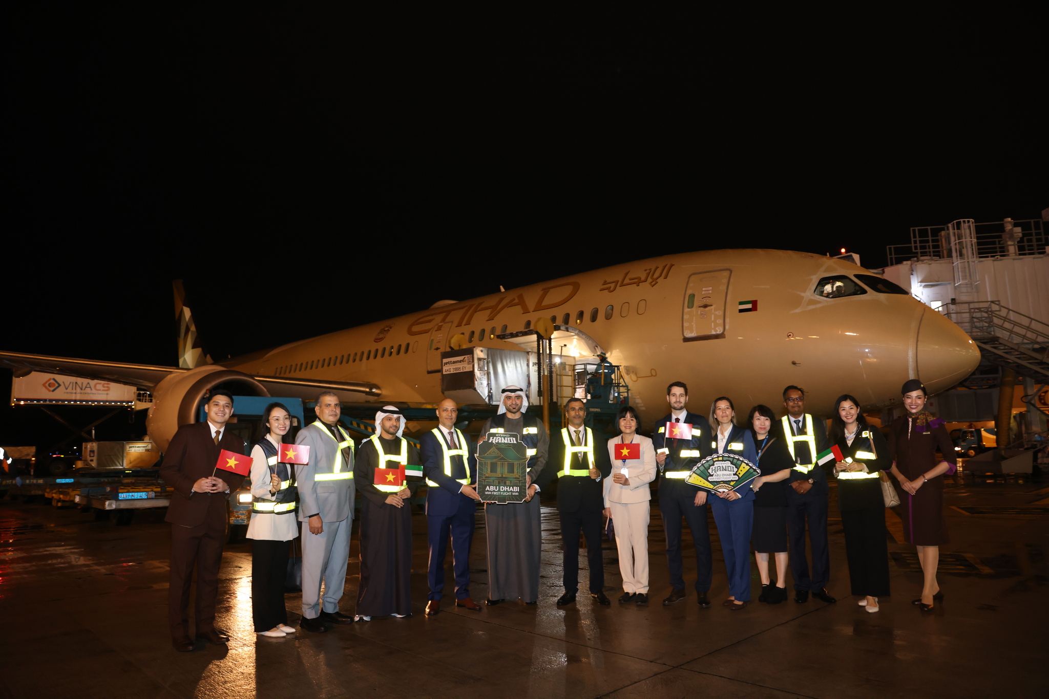 Etihad Airways d&ugrave;ng "si&ecirc;u m&aacute;y bay" khai trương đường bay thẳng H&agrave; Nội - Abu Dhabi - Ảnh 4.