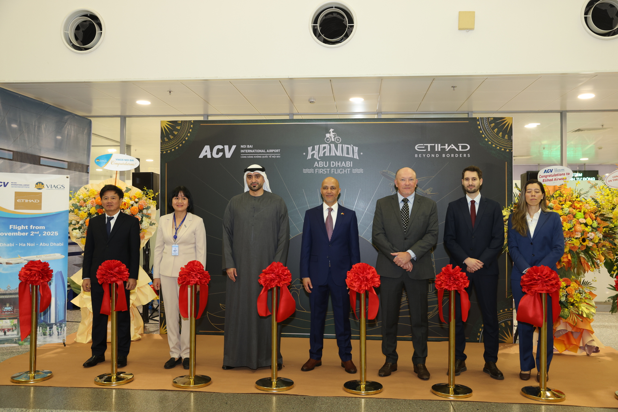 Etihad Airways d&ugrave;ng "si&ecirc;u m&aacute;y bay" khai trương đường bay thẳng H&agrave; Nội - Abu Dhabi - Ảnh 6.