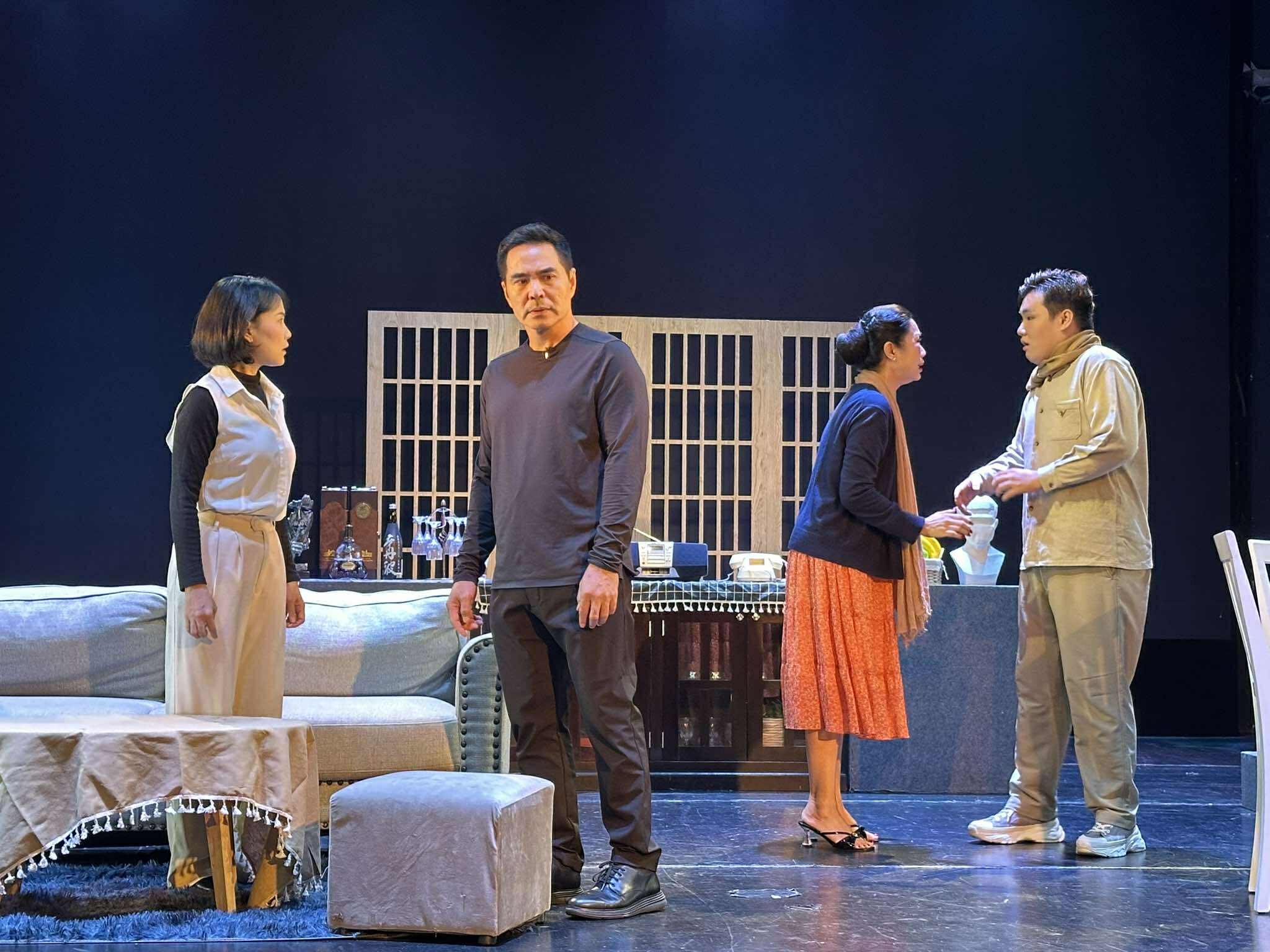 Trịnh Kim Chi, Trung Dũng, Vũ Xu&acirc;n Trang, Ho&agrave;ng Thy hội ngộ cảm x&uacute;c trong kịch "Truy t&acirc;m" - Ảnh 4.