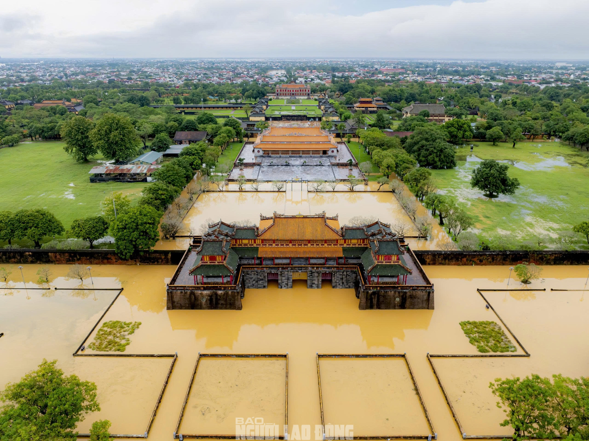 Kh&ocirc;ng ảnh di t&iacute;ch Đại nội Huế trong ng&agrave;y lũ "tập 3" - Ảnh 5.