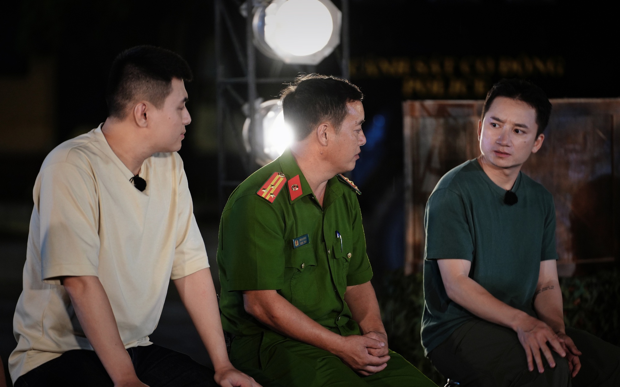 "Thập diện mai phục" sào huyệt của đối tượng truy nã khép lại mùa 1 "Chiến sĩ quả cảm"