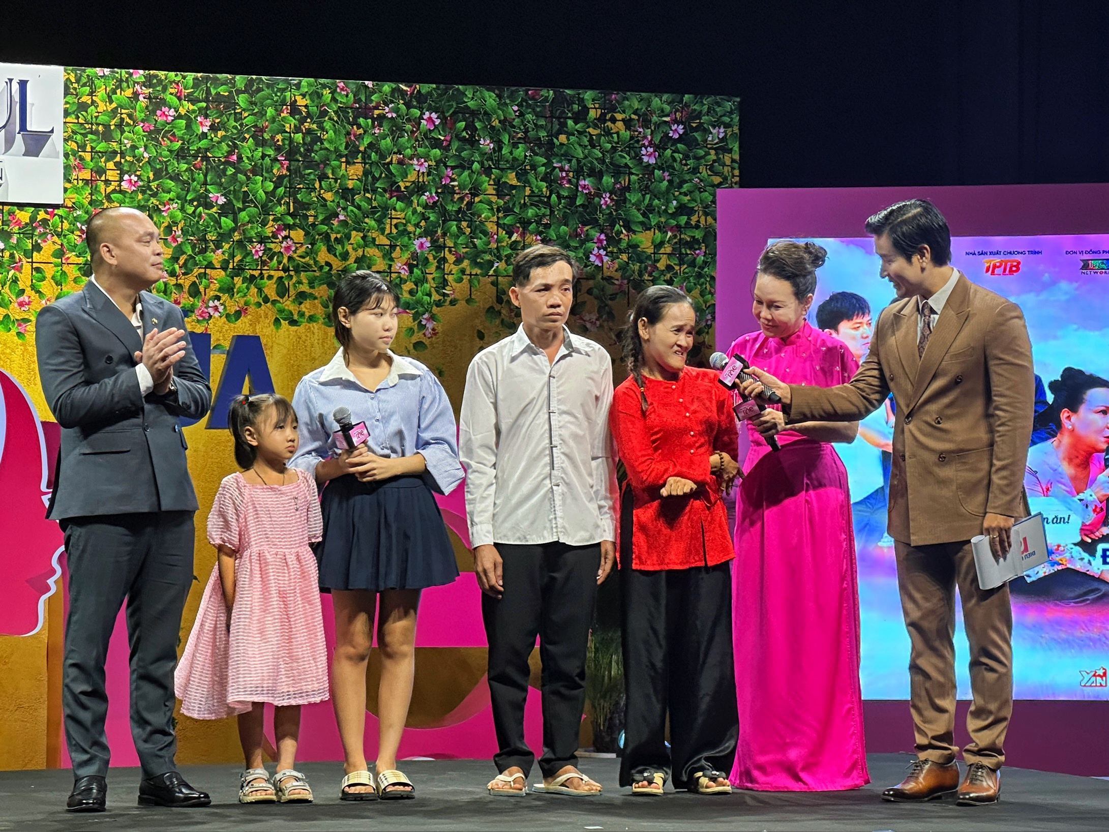 V&otilde; Hạ Tr&acirc;m nức nở v&igrave; "Điều ước của mẹ" - Ảnh 2.