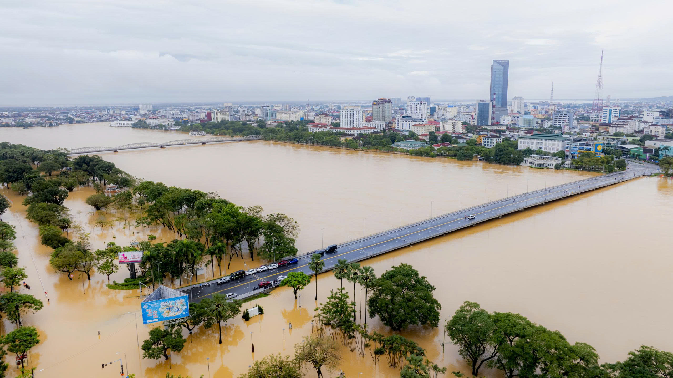Kh&ocirc;ng ảnh di t&iacute;ch Đại nội Huế trong ng&agrave;y lũ "tập 3" - Ảnh 13.