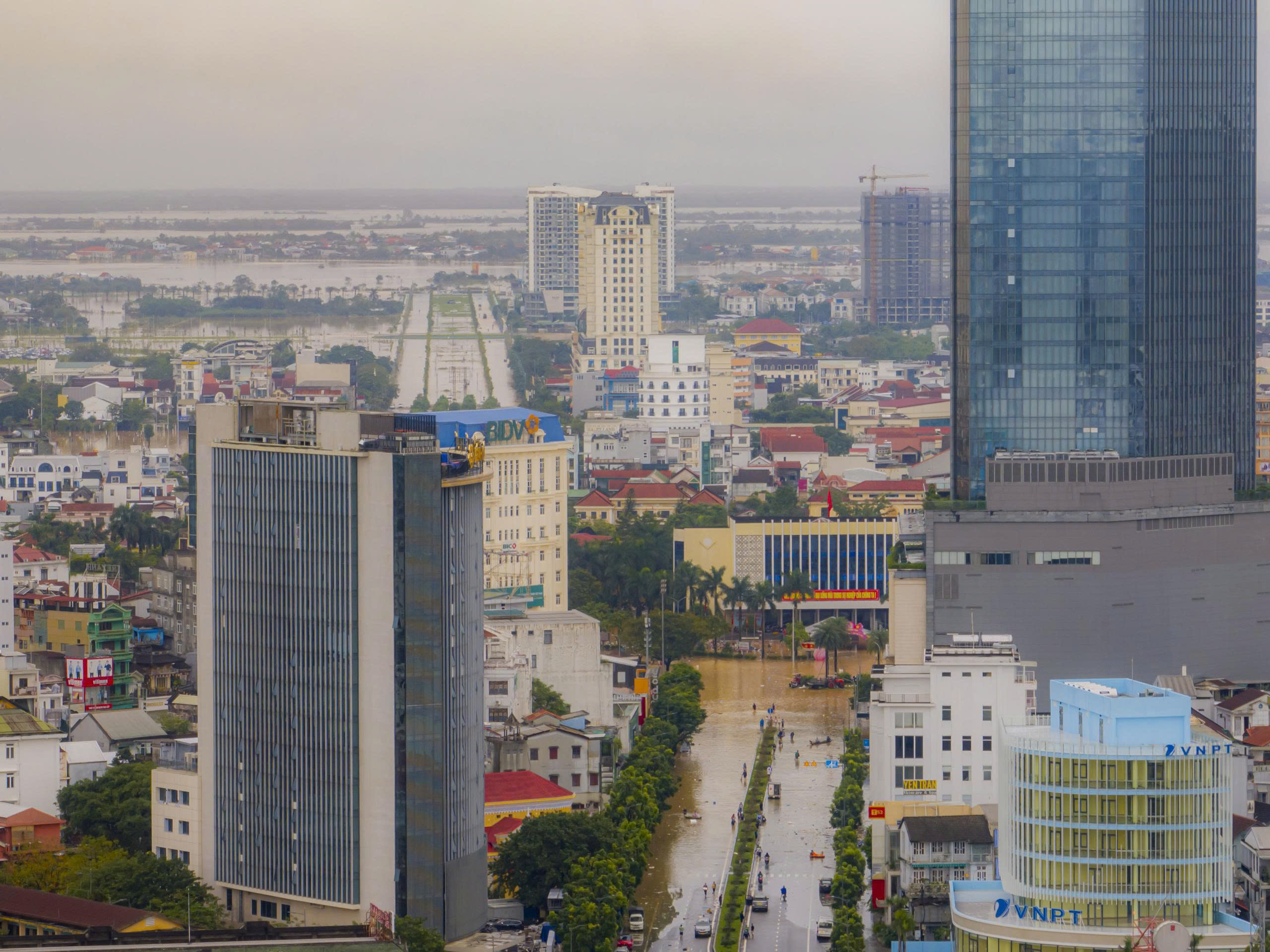 Kh&ocirc;ng ảnh di t&iacute;ch Đại nội Huế trong ng&agrave;y lũ "tập 3" - Ảnh 18.