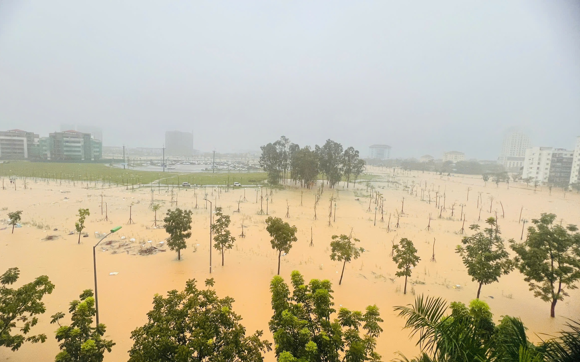 Lũ “tập 3” bắt đầu tại Huế, cảnh báo diễn biến phức tạp do bão Kalmaegi