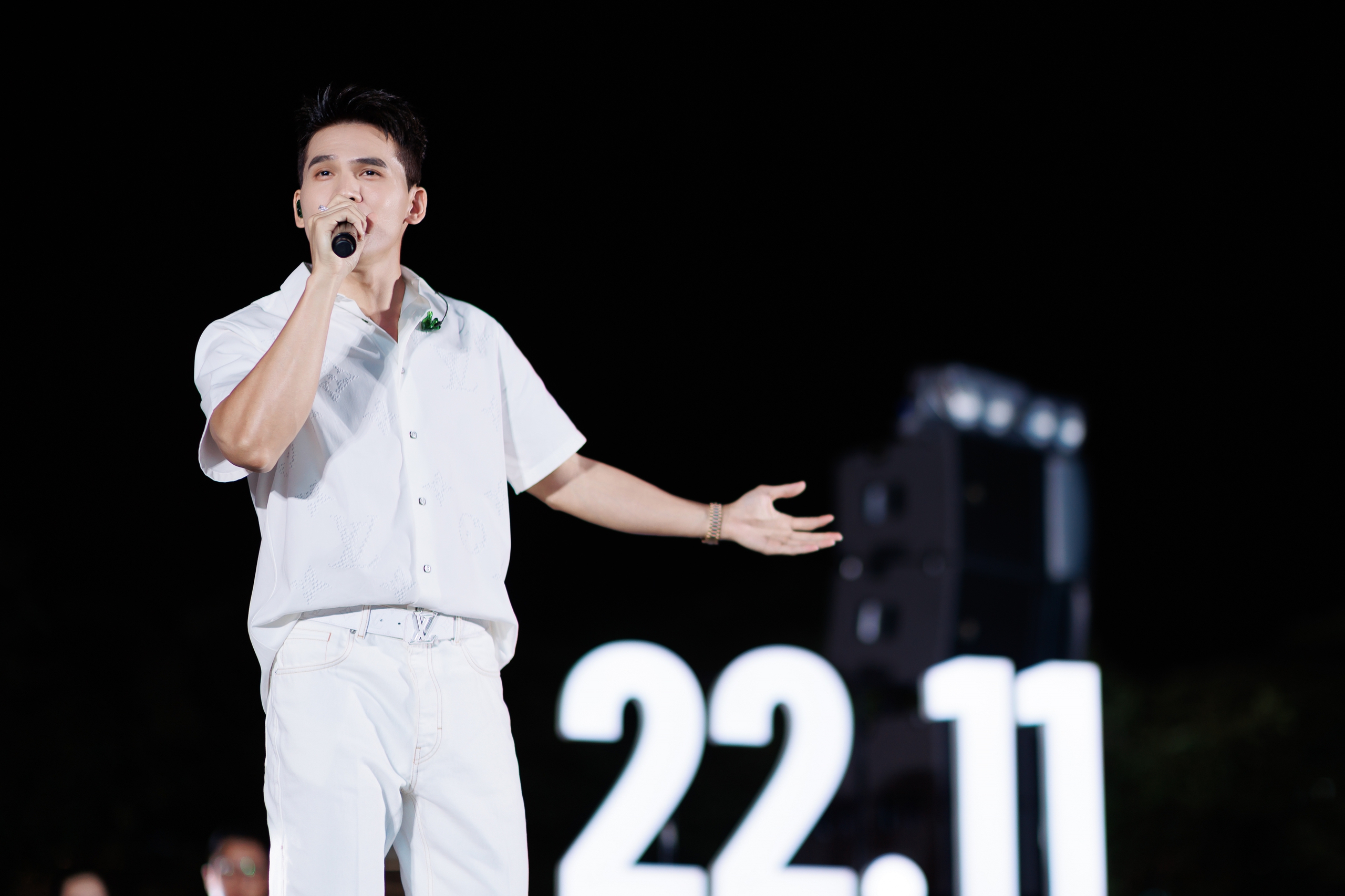 "Chơi lớn" như Quốc Thiên - Ảnh 1.