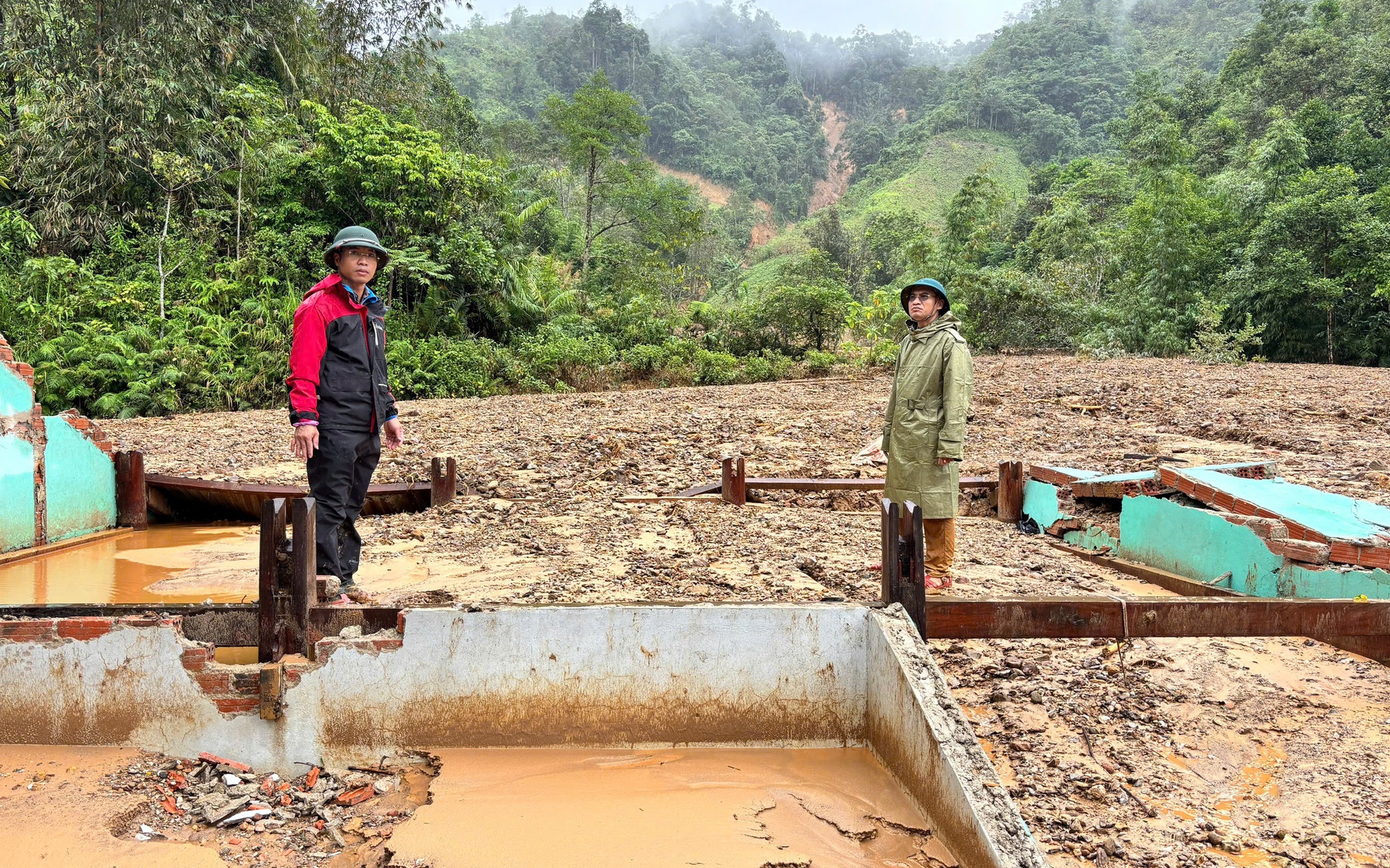 Cận cảnh ngôi làng ở Đà Nẵng bị lũ quét như làng Nủ