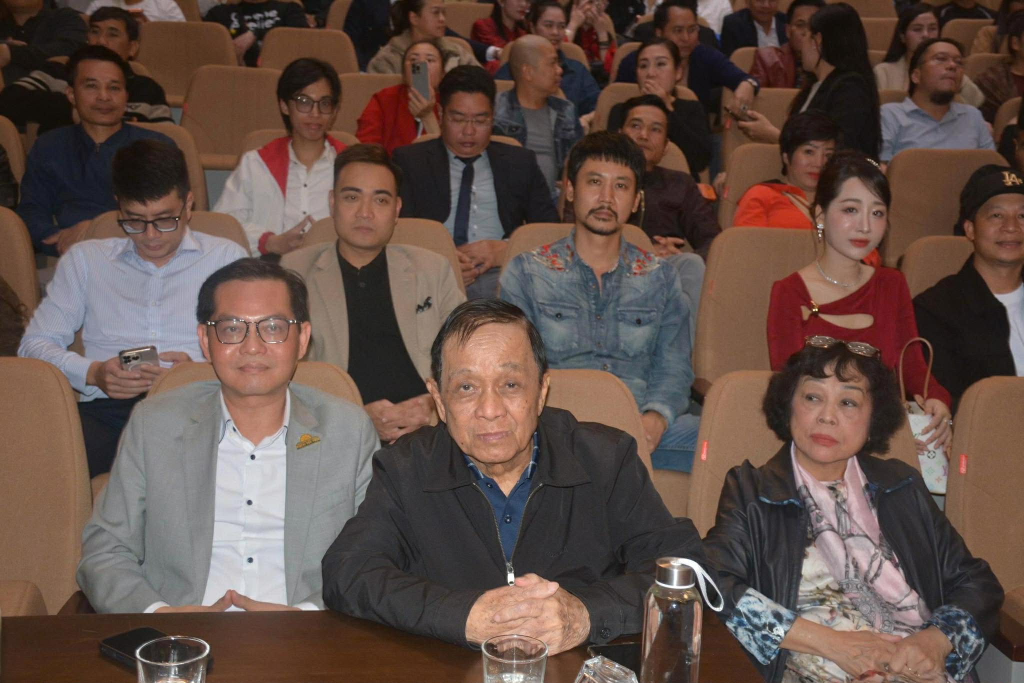 Tuyết Thu, Ốc Thanh V&acirc;n, B&igrave;nh Tinh đoạt HCV tại Li&ecirc;n hoan s&acirc;n khấu thử nghiệm 2025 - Ảnh 5.
