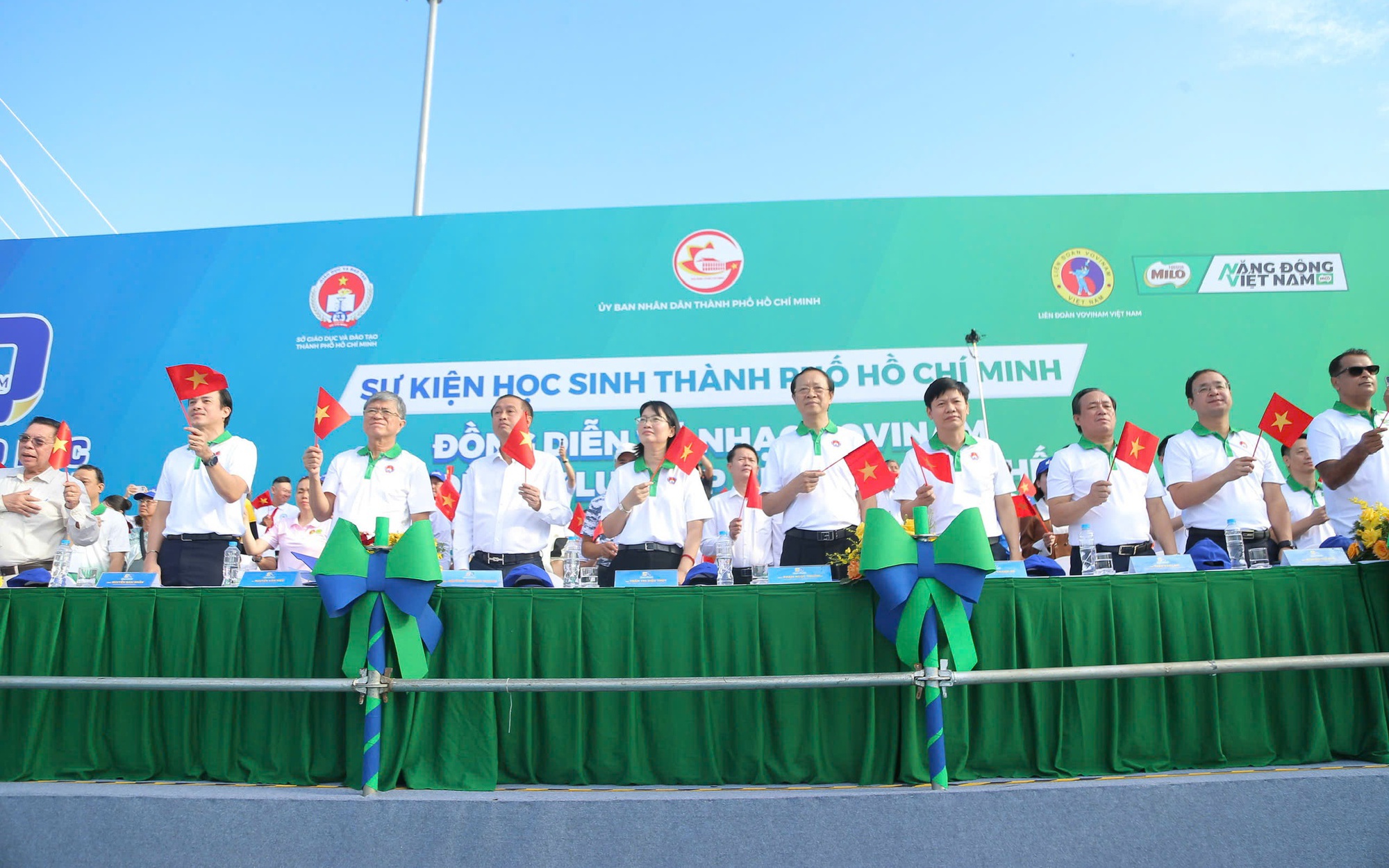 Hơn 60.000 học sinh TP HCM đồng diễn võ nhạc Vovinam, xác lập kỷ lục kép Việt Nam và thế giới