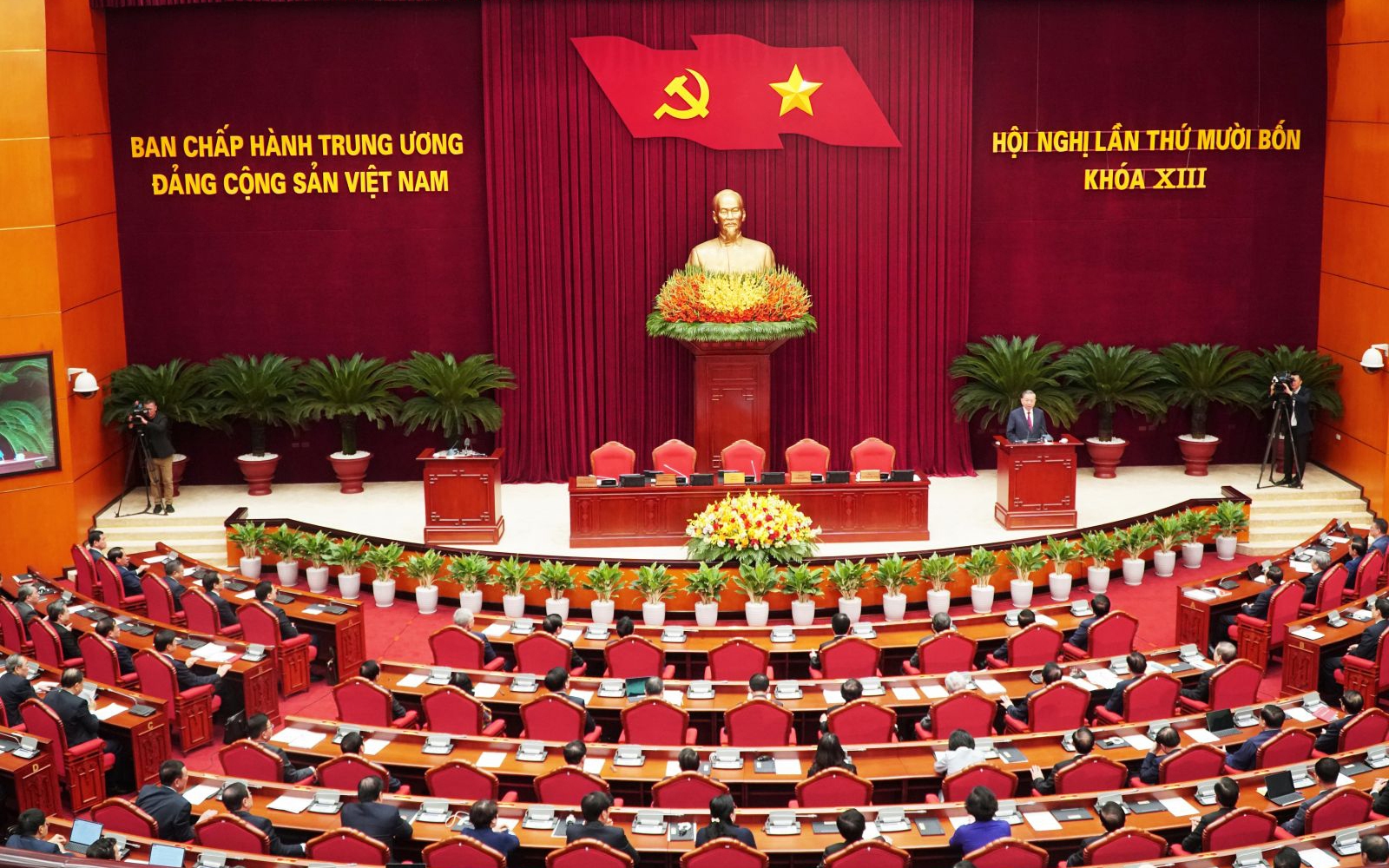 Phản bác thông tin sai trái về công tác nhân sự