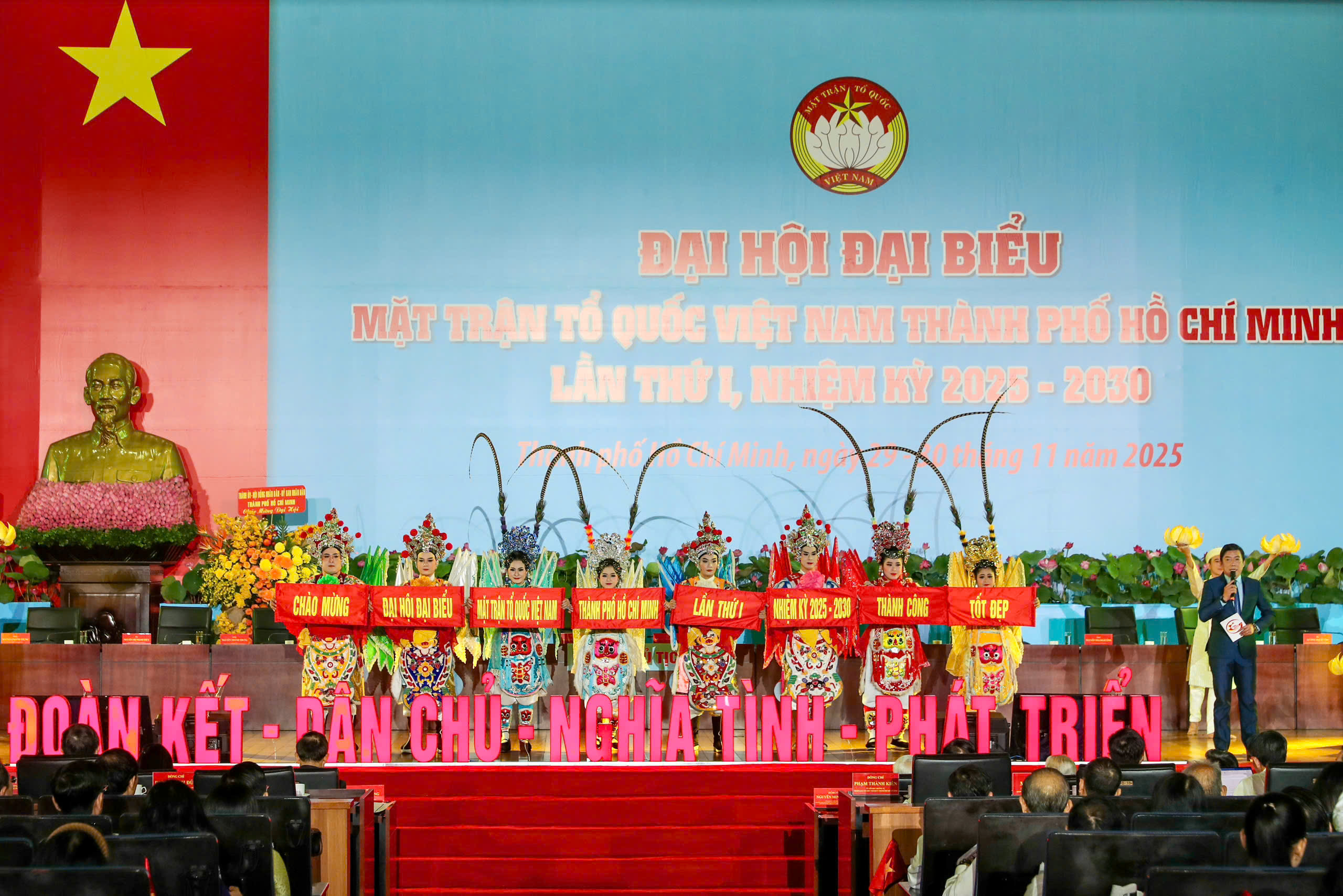 Chùm ảnh: Lãnh đạo Trung ương, TPHCM đến dự Đại hội đại biểu MTTQ Việt Nam TPHCM - Ảnh 12.