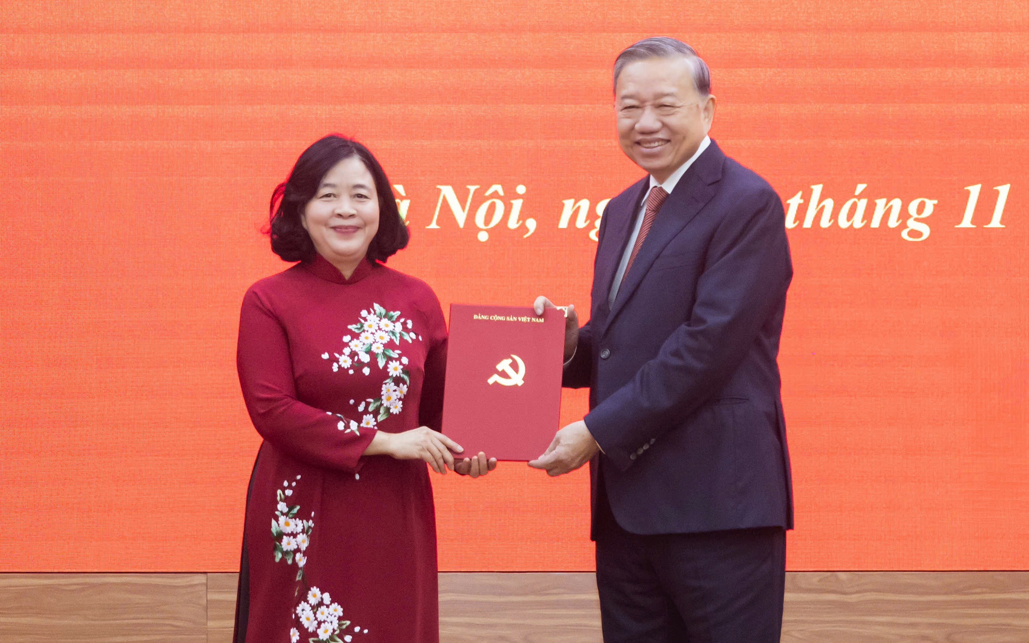 Bà Bùi Thị Minh Hoài giữ chức Bí thư Đảng ủy MTTQ, các đoàn thể Trung ương