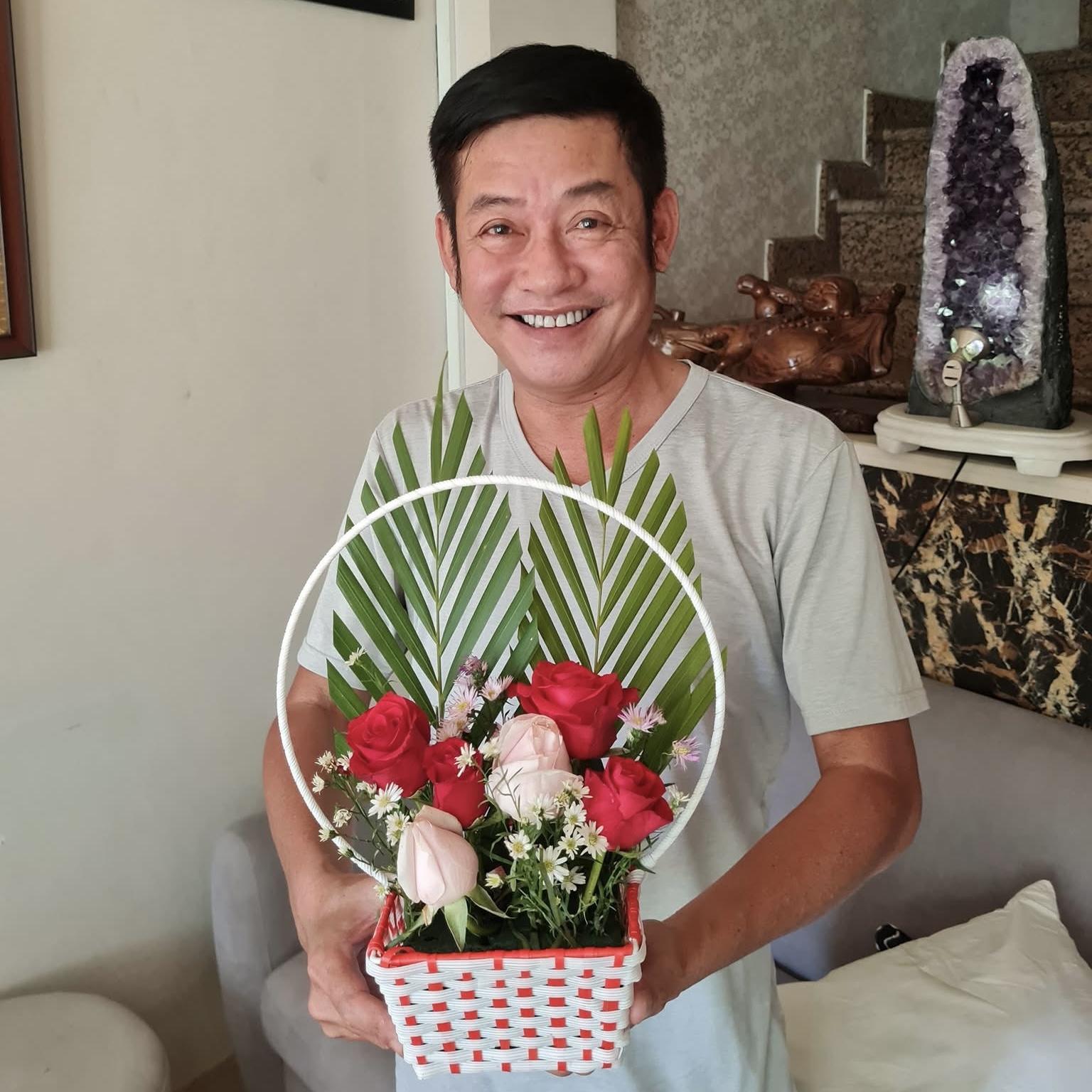 Nghệ sĩ Tấn Beo đối mặt với bệnh suy thận giai đoạn cuối, đồng nghiệp lo lắng - Ảnh 1.