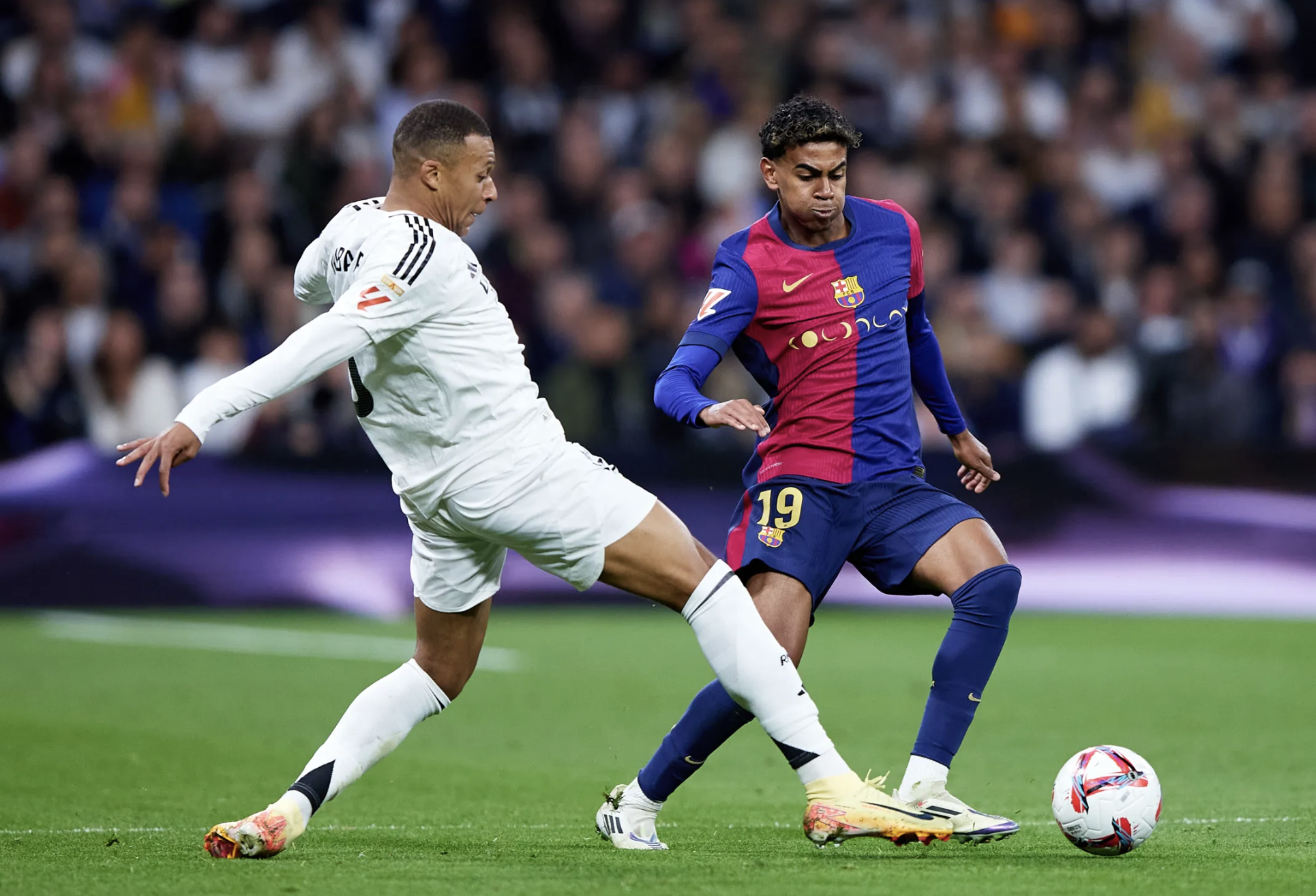 Bất ngờ FIFPRO WORLD XI 2025: Ronaldo, Messi, Salah vắng bóng - Ảnh 3.