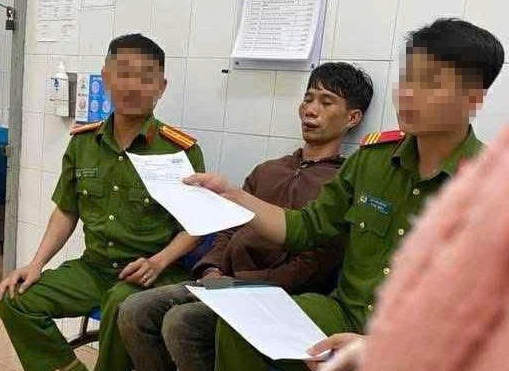 Hái trộm cà phê rồi giấu tại vườn, nam thanh niên bị tóm khi quay lại lấy "chiến lợi phẩm" - Ảnh 1.