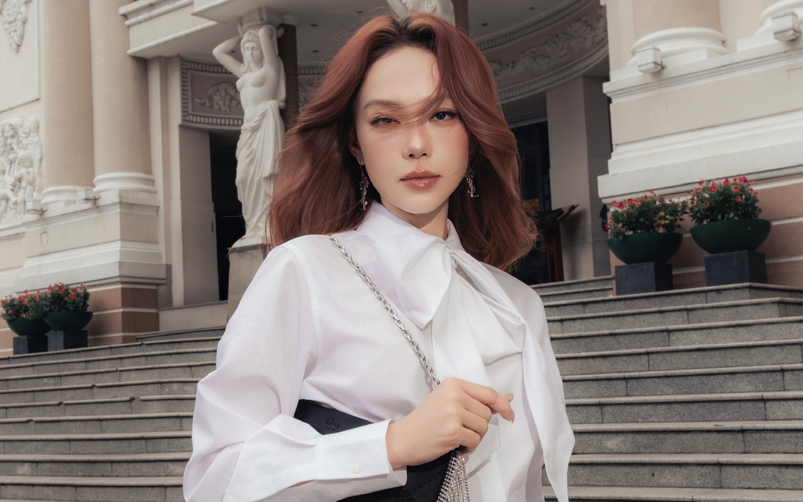 Minh Hằng tái xuất sau 7 năm
