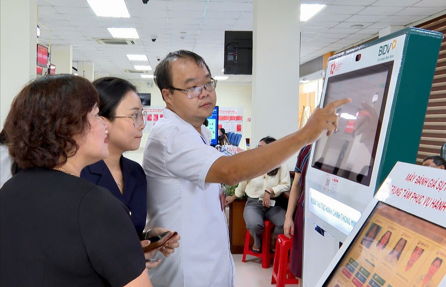 Gia Lai siết kỷ luật c&ocirc;ng vụ, xử l&yacute; c&aacute;n bộ chậm giải quyết hồ sơ trực tuyến - Ảnh 1.