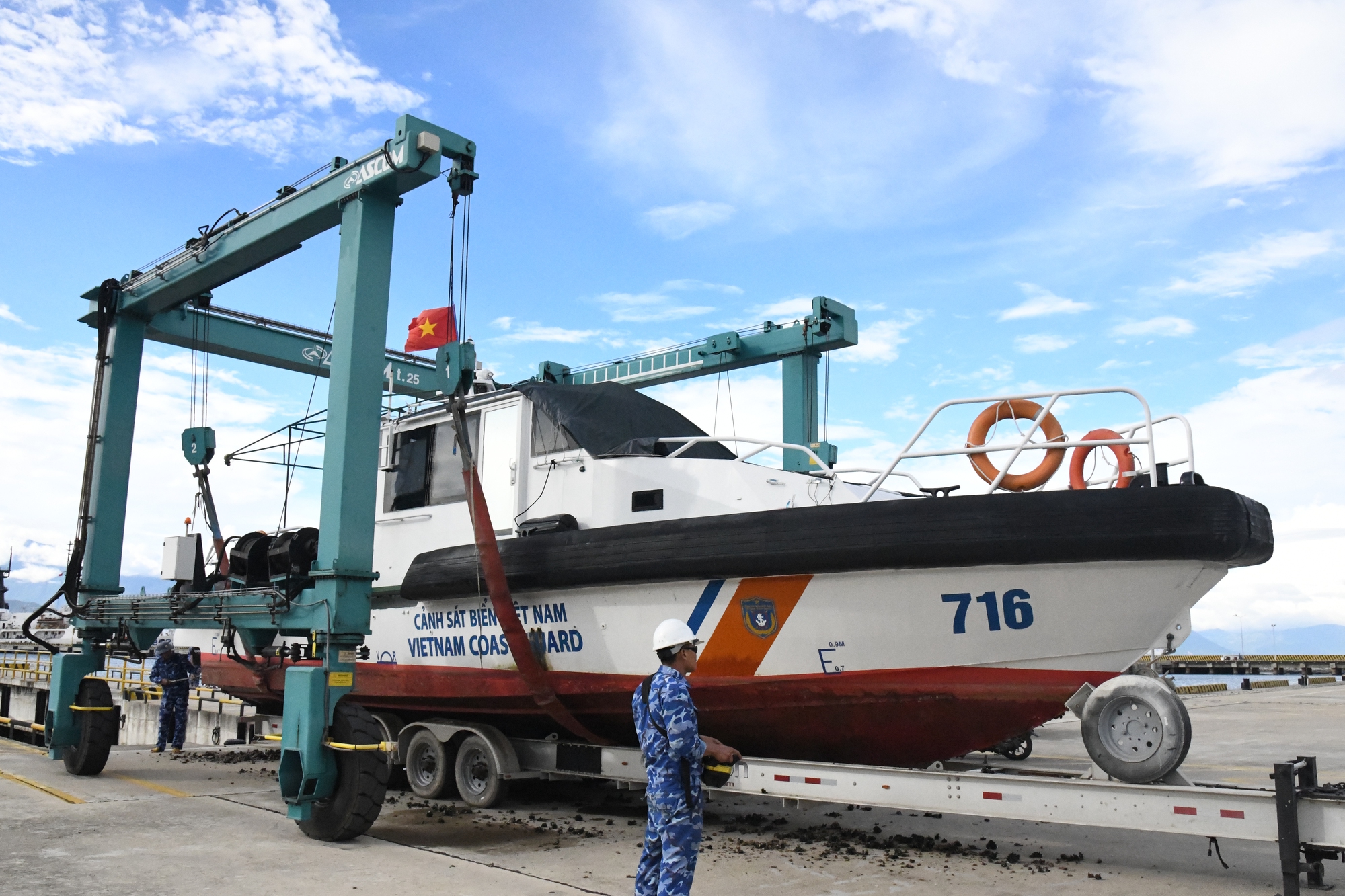 650 c&aacute;n bộ, chiến sĩ V&ugrave;ng Cảnh s&aacute;t biển 3 sẵn s&agrave;ng ứng ph&oacute; b&atilde;o số 13 - Ảnh 2.
