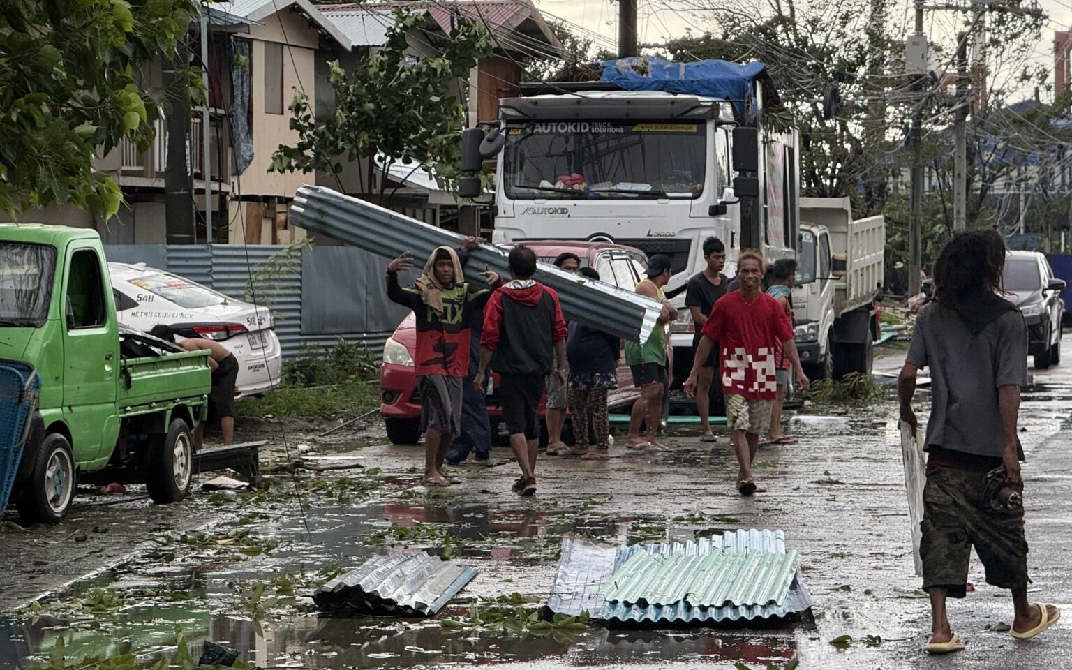 Bão Kalmaegi đổ bộ lần 4, Philippines đối mặt siêu bão mới
