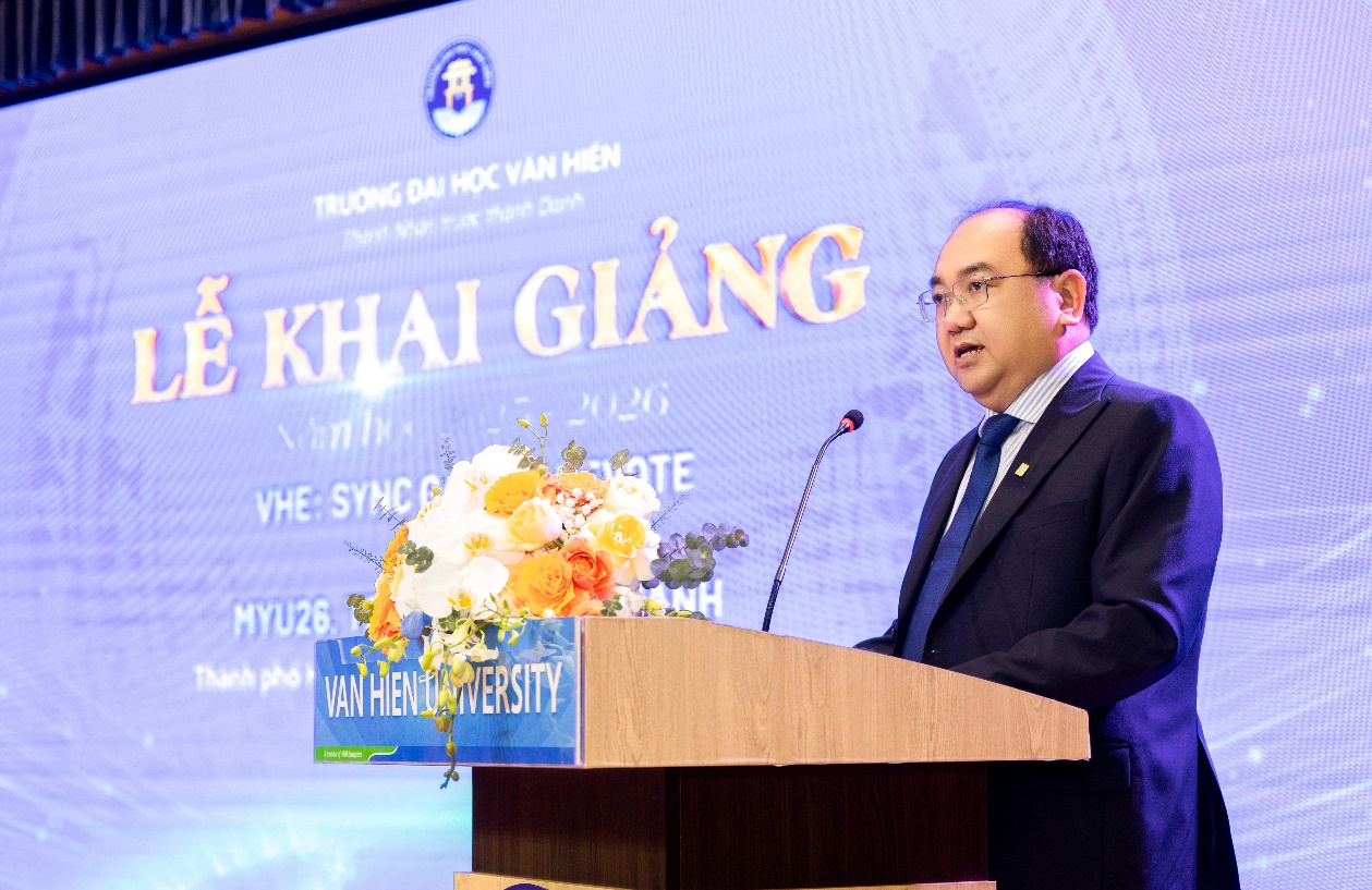 Trường ĐH Văn Hiến được trao giấy Chứng nhận kiểm định cơ sở giáo dục chu kỳ 2 tại Lễ Khai giảng - Ảnh 6.