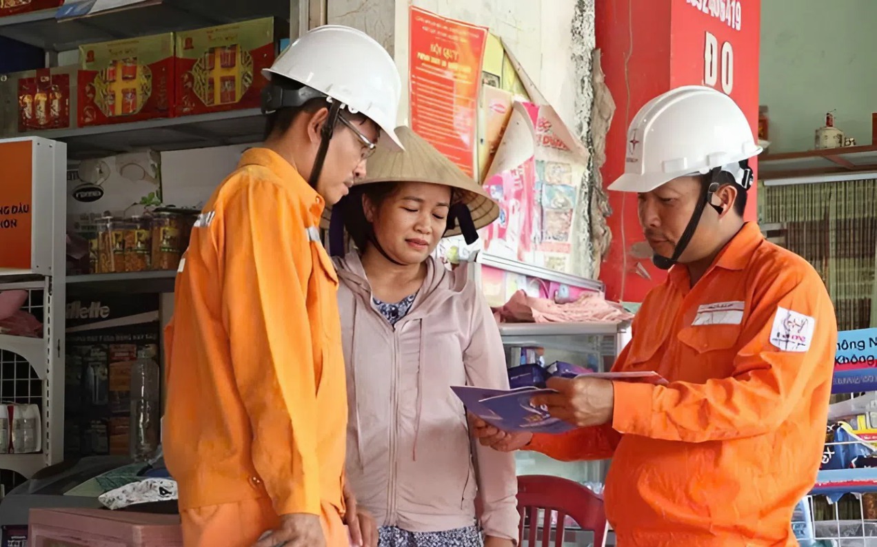 Điện lực Quảng Trị: 100% khách hàng thanh toán điện không tiền mặt