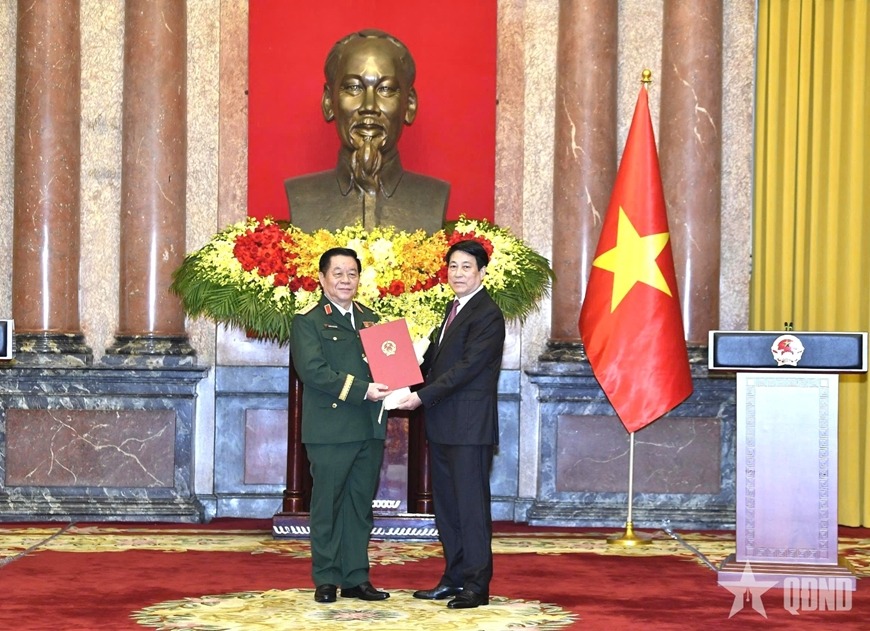Ông Nguyễn Trọng Nghĩa giữ chức Chủ nhiệm Tổng cục Chính trị QĐND Việt Nam - Ảnh 1.