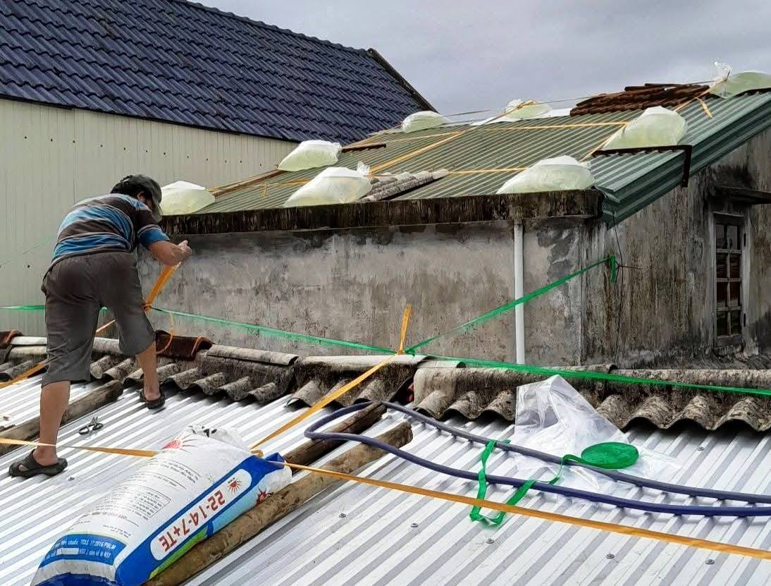 Quảng Ng&atilde;i: Học sinh nghỉ học từ chiều 6-11 để ứng ph&oacute; b&atilde;o số 13 Kalmaegi - Ảnh 1.