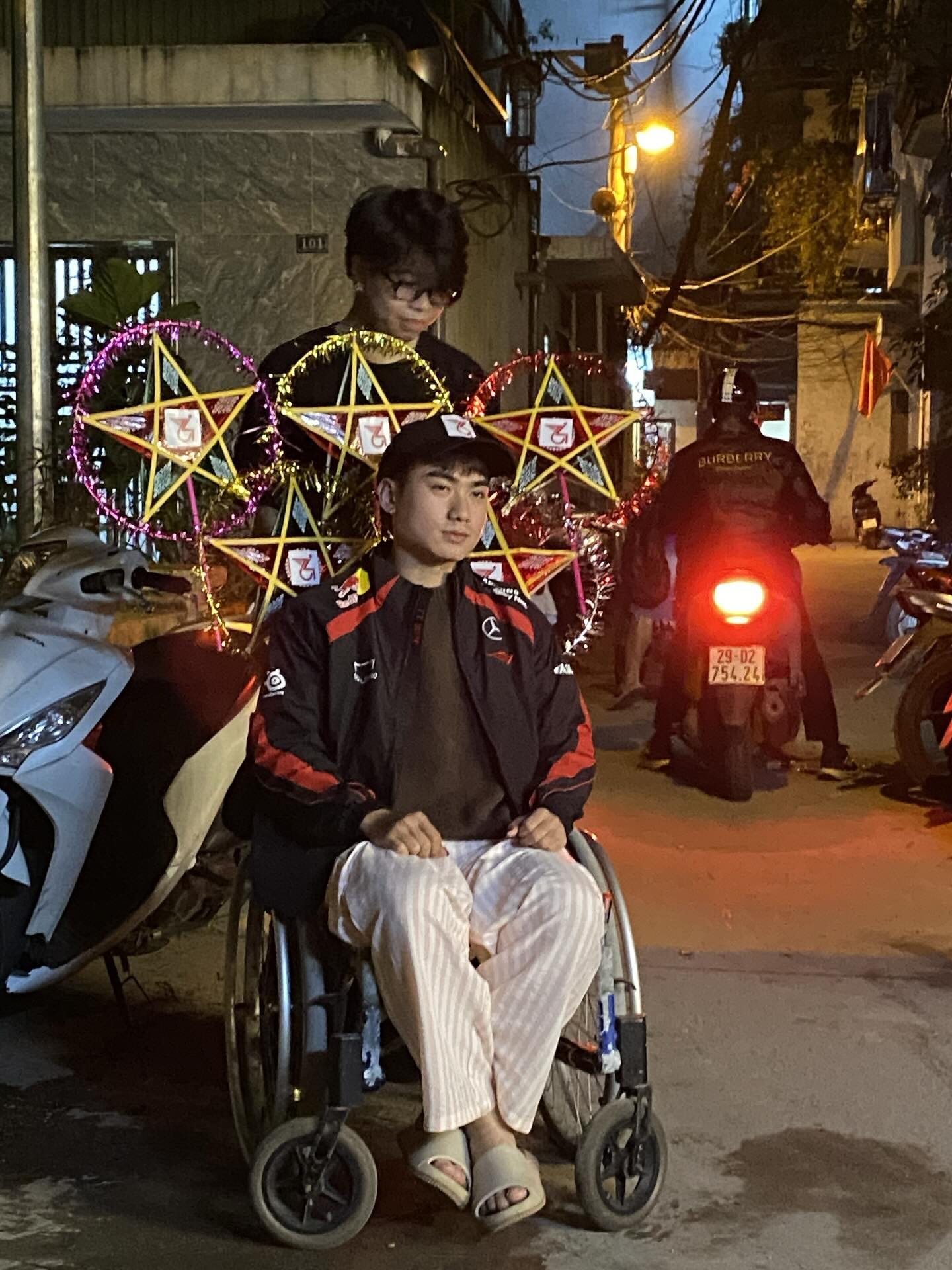“Phở Anh Hai” có thật ngoài đời? - Ảnh 6.