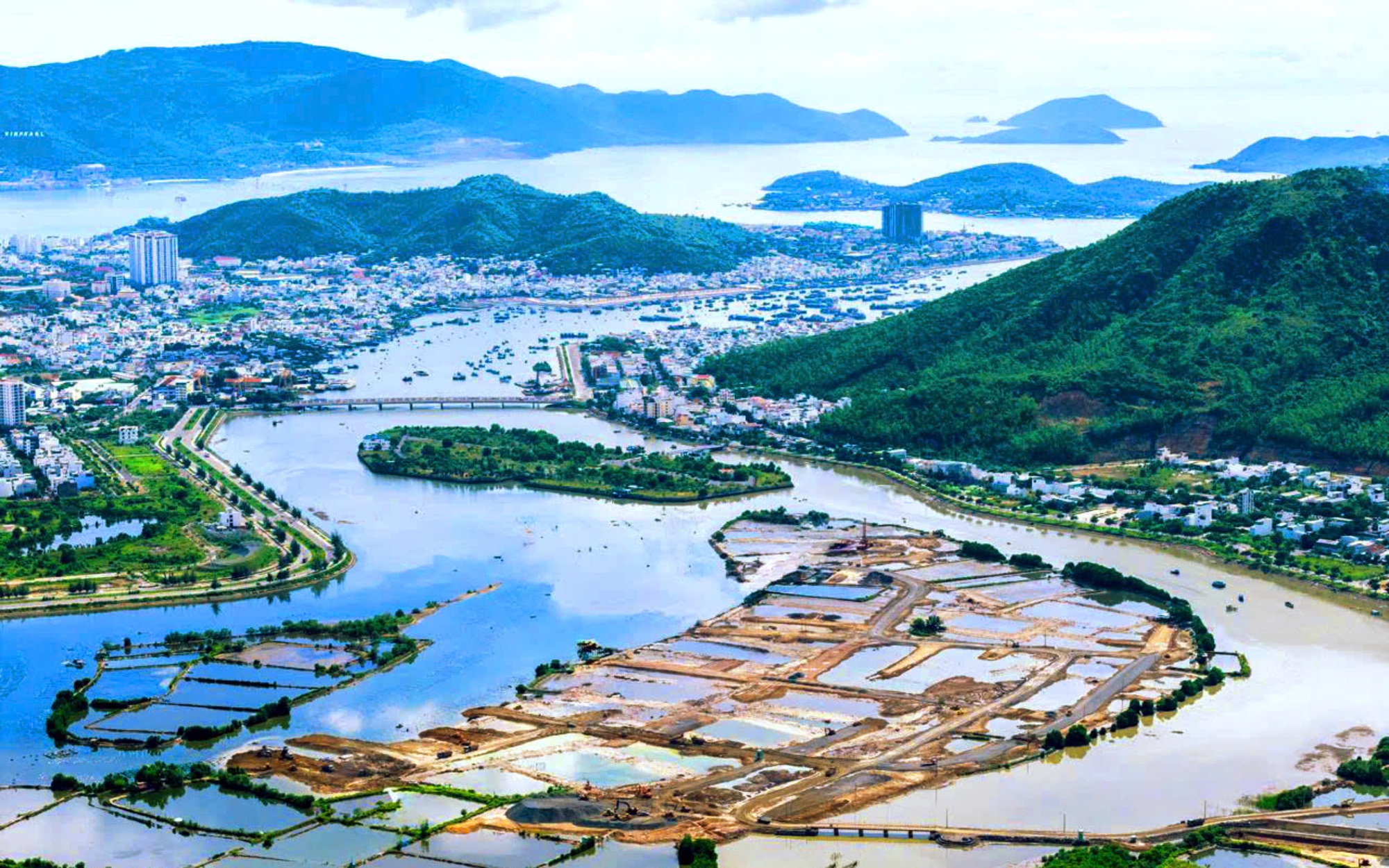 Khoa học – công nghệ được xác định là "chìa khóa then chốt" để Khánh Hòa bứt phá - Ảnh 2.