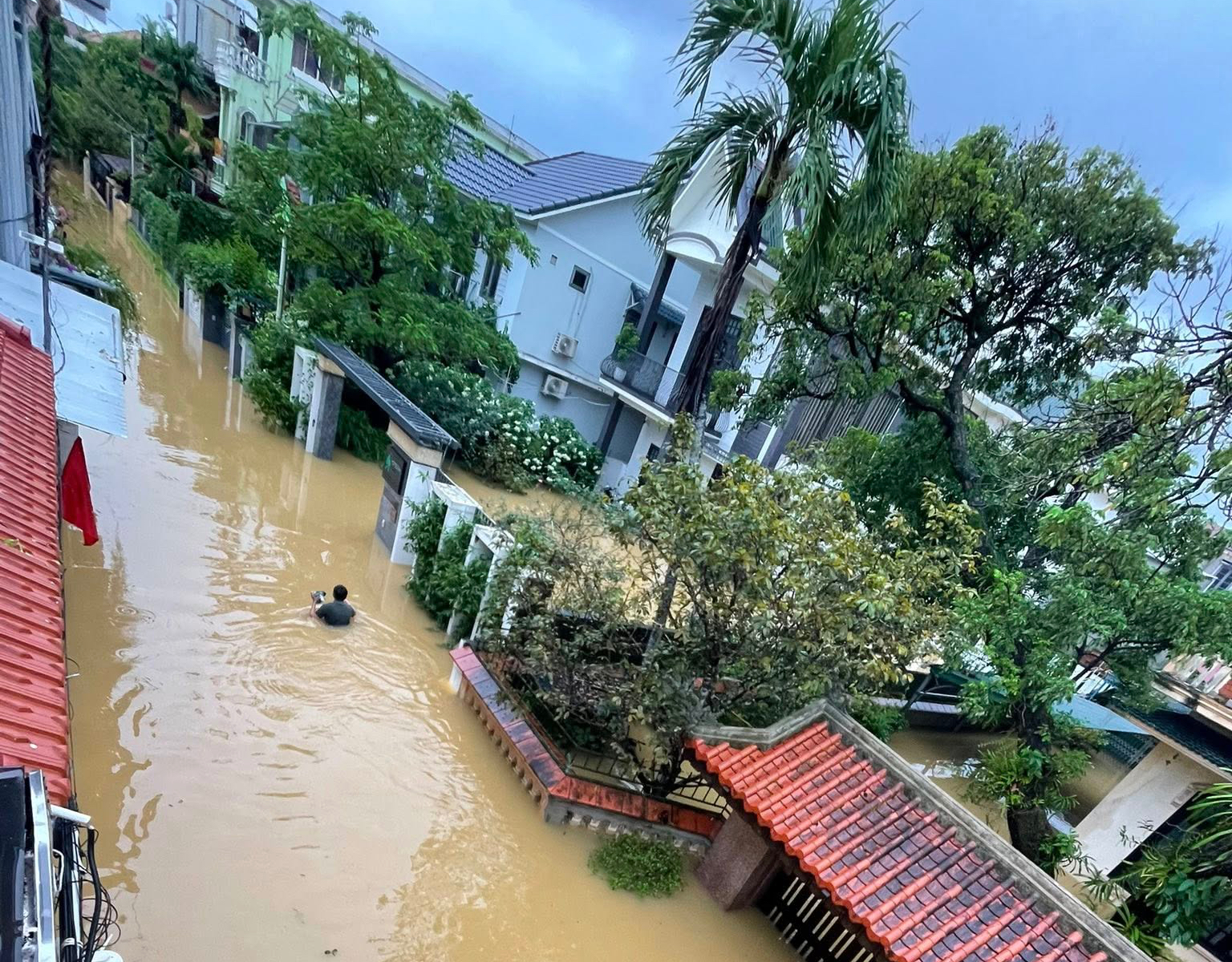 Ảnh hưởng b&atilde;o số 13 - Kalmaegi, mưa lũ ở Huế sẽ như thế n&agrave;o? - Ảnh 2.