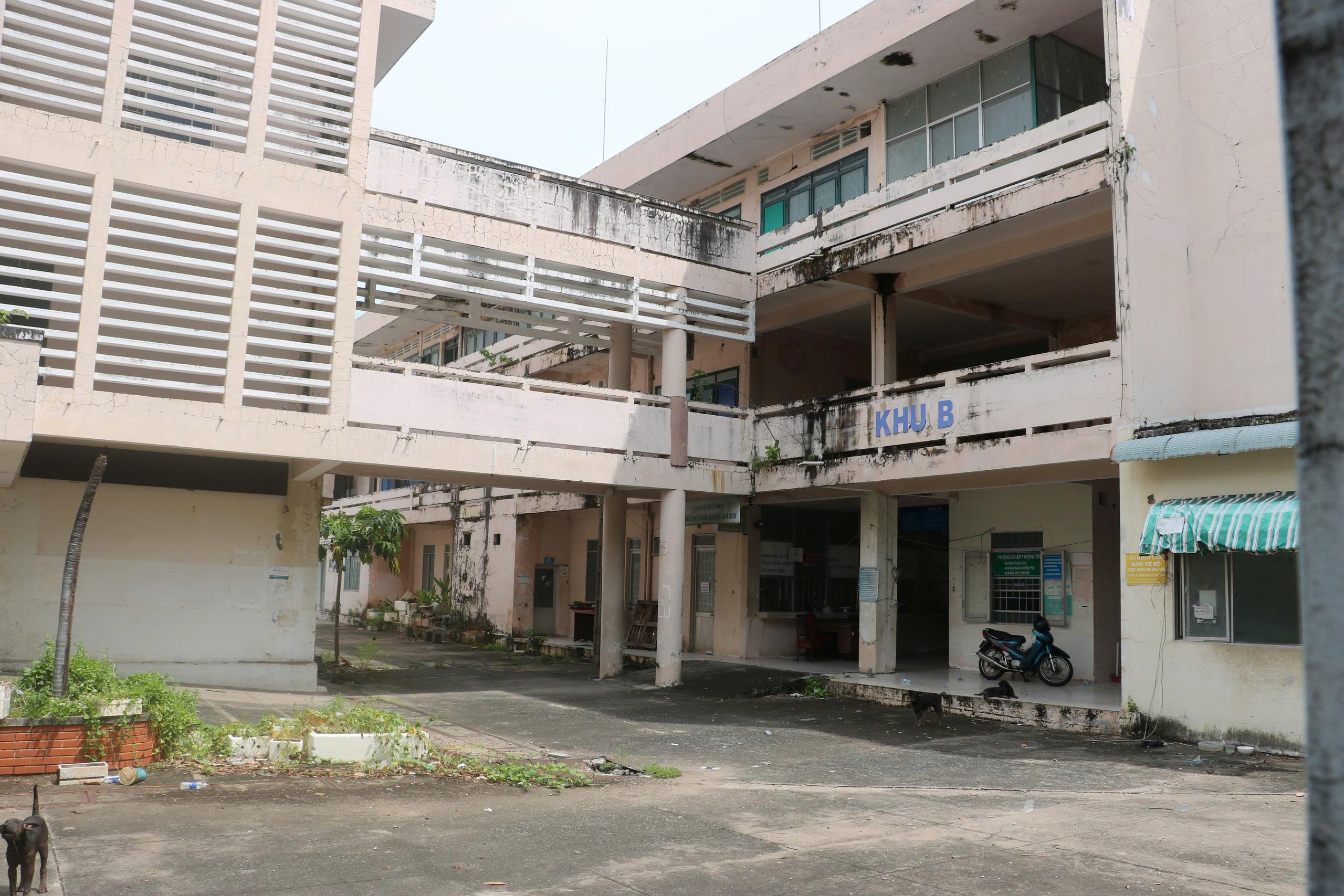 Cận cảnh hai bệnh viện cũ Bà Rịa và Lê Lợi chờ ngày hồi sinh - Ảnh 8.