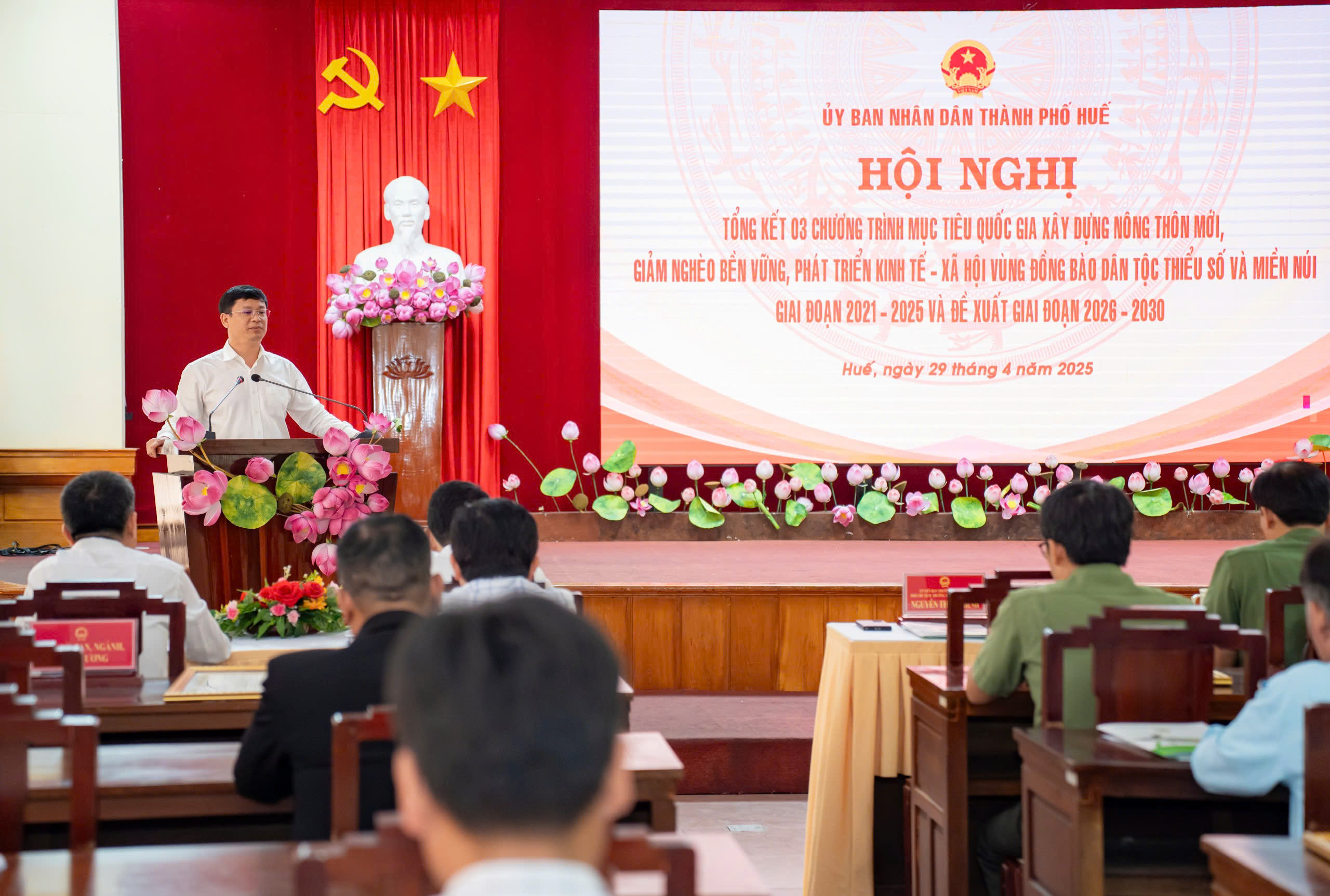 Th&agrave;nh phố Huế: Dấu ấn giảm ngh&egrave;o bền vững từ sự l&atilde;nh đạo của Đảng v&agrave; hệ thống ch&iacute;nh trị - Ảnh 2.
