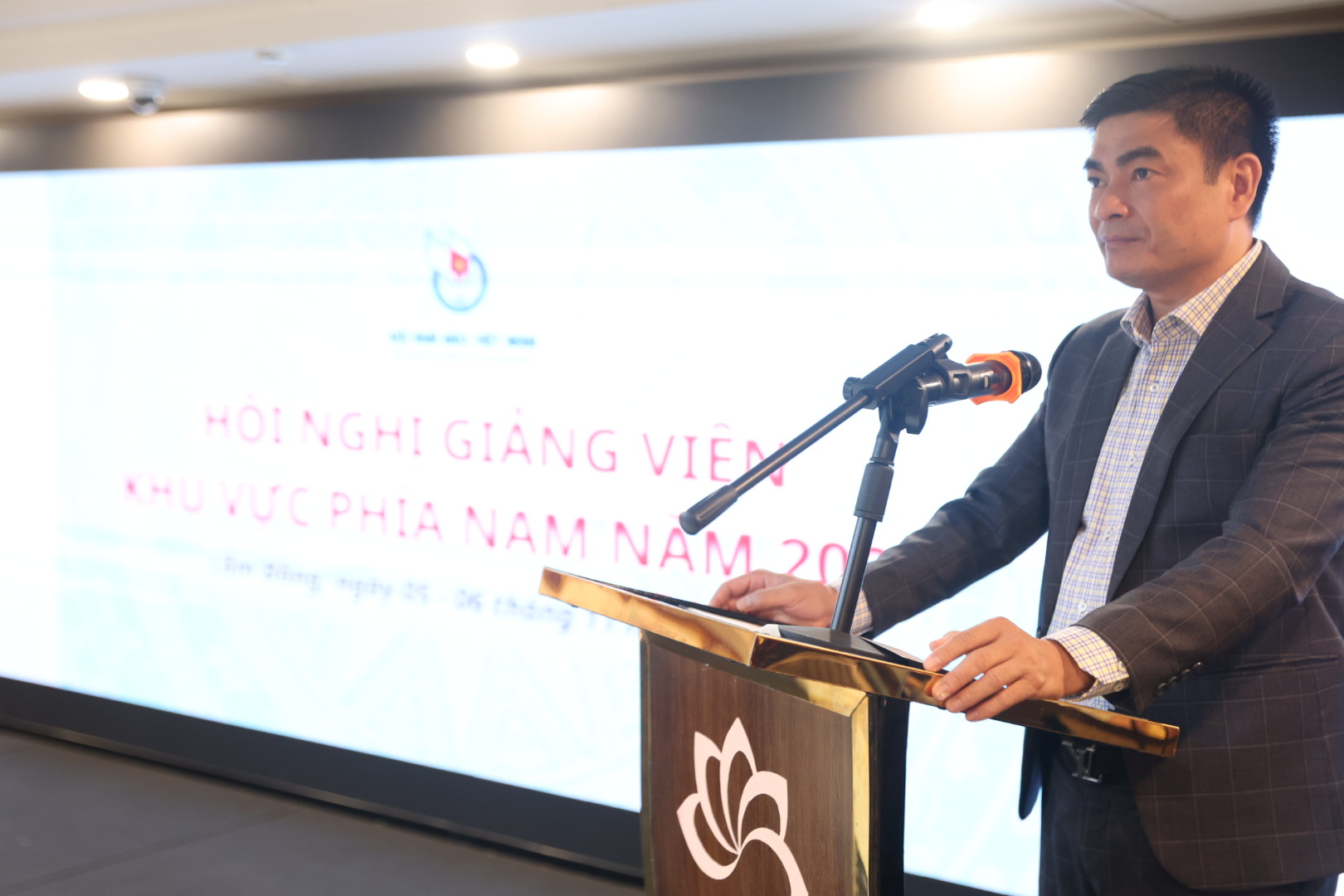 N&acirc;ng cao chất lượng giảng vi&ecirc;n trong giảng dạy b&aacute;o ch&iacute; tại Hội nghị khu vực ph&iacute;a Nam - Ảnh 2.