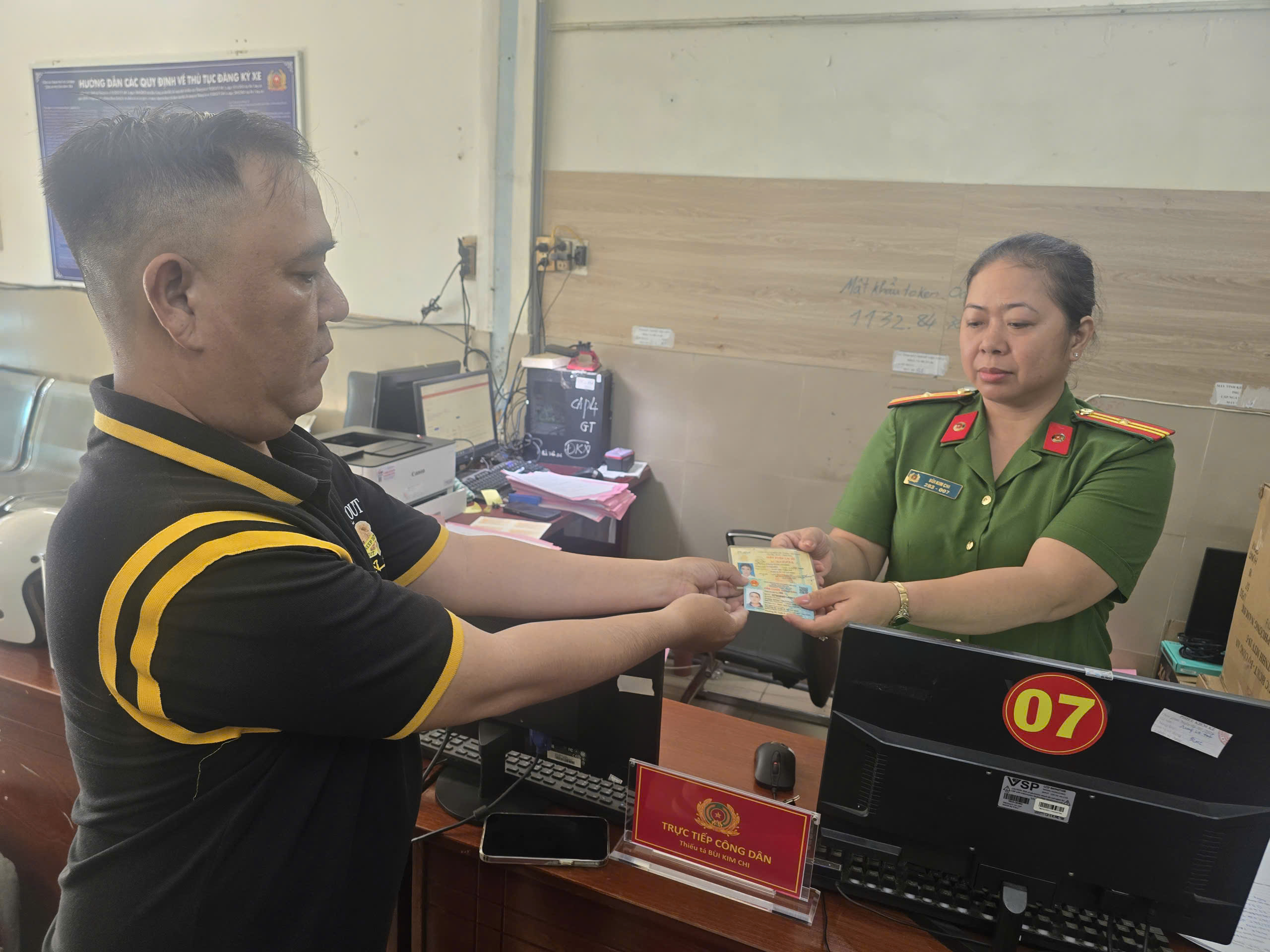 CSGT TP HCM: 5 lợi ích không ngờ của việc chuyển đổi giấy phép lái xe - Ảnh 1.