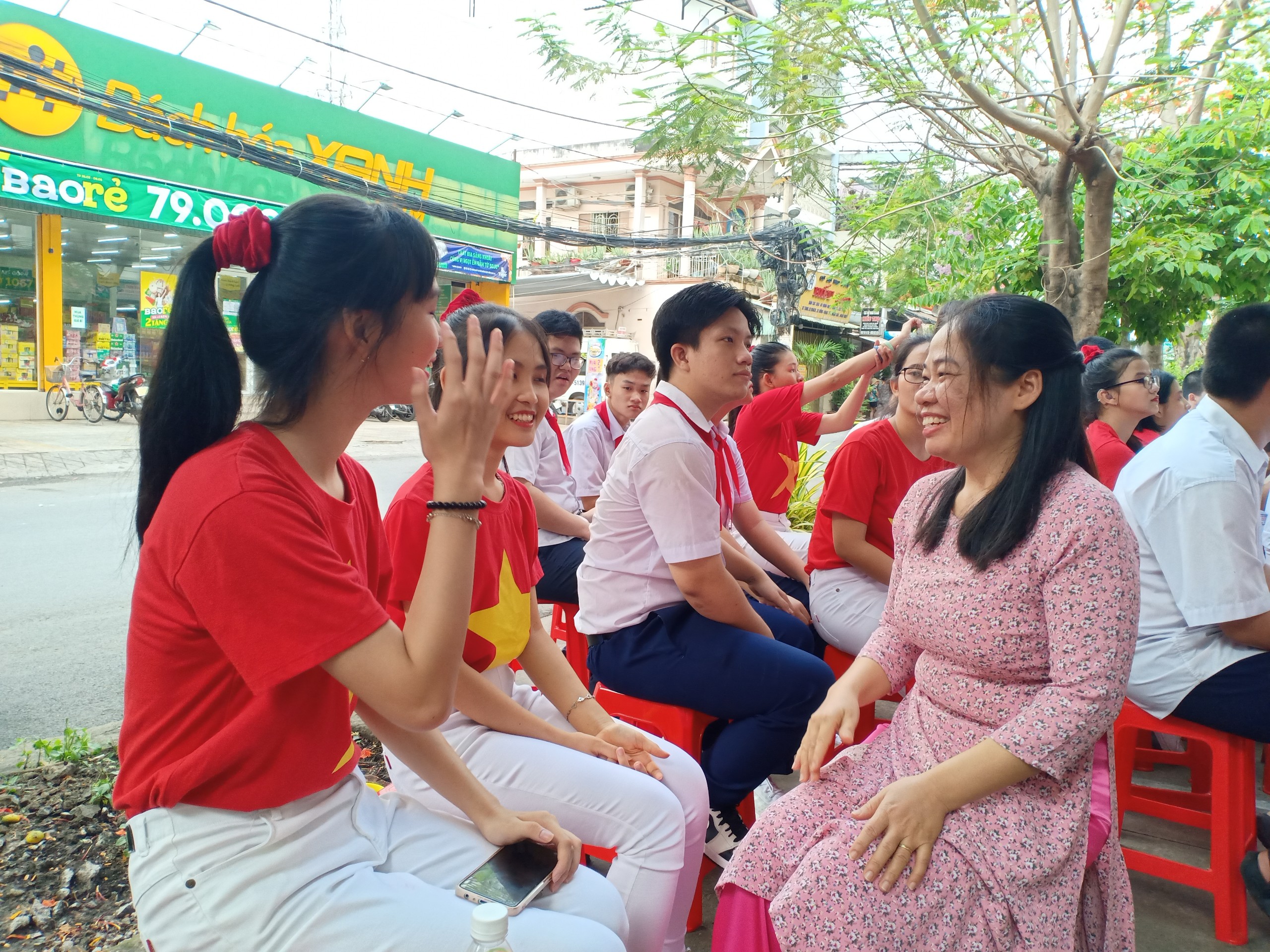 Từ năm 2026, giáo viên vùng khó khăn, dạy trẻ đặc biệt sẽ có thêm ưu đãi - Ảnh 1.