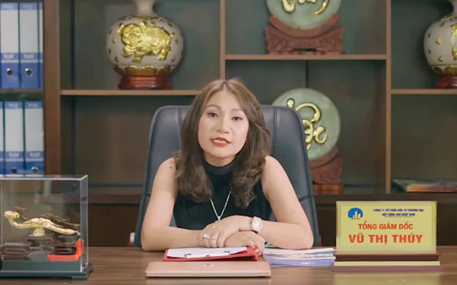 Phía sau hình ảnh hào nhoáng của một nữ doanh nhân