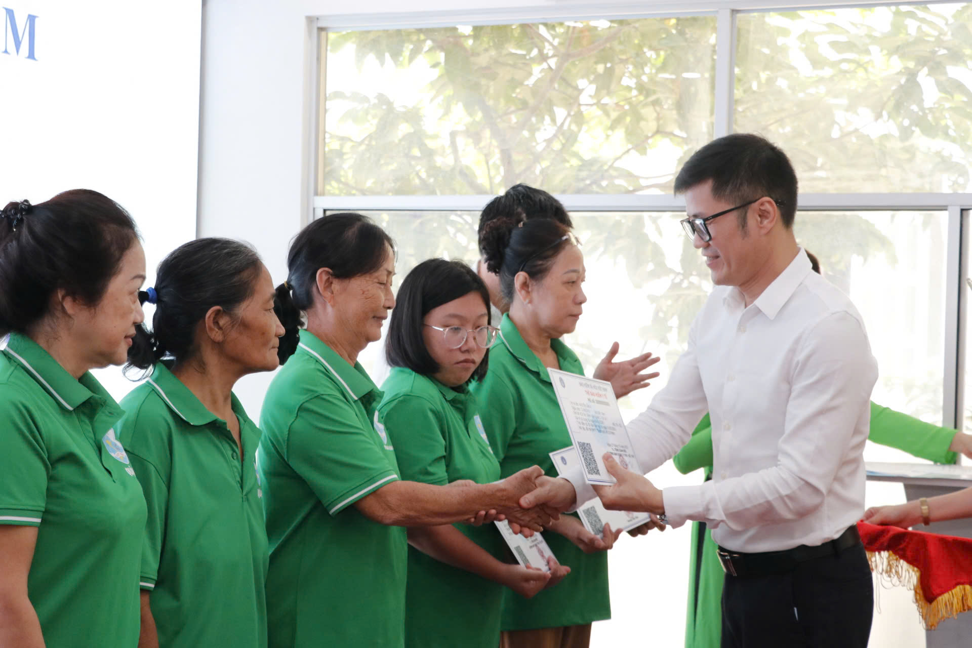 Chung tay mang Tết ấm đến với người ngh&egrave;o Xu&acirc;n B&iacute;nh Ngọ - Ảnh 1.