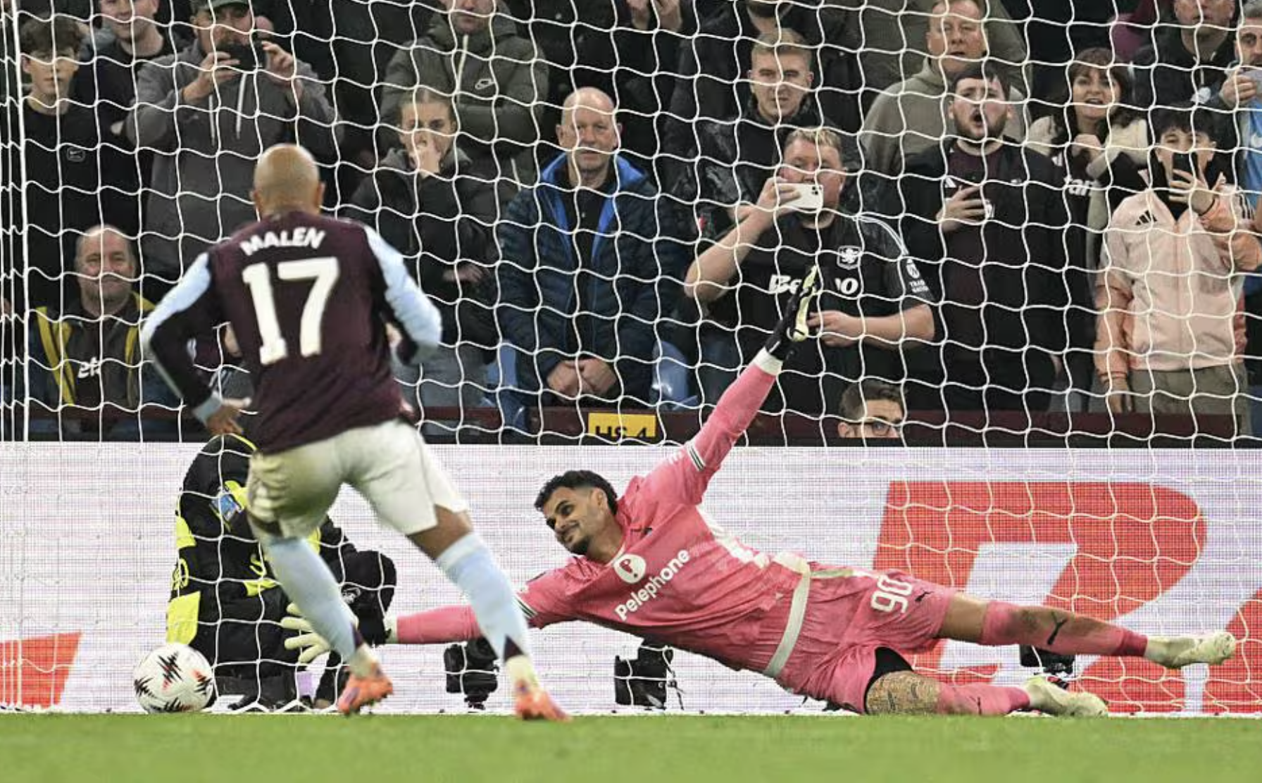 Europa League: Aston Villa thắng Maccabi Tel Aviv, kỳ t&iacute;ch b&ugrave;ng nổ ở Villa Park - Ảnh 6.
