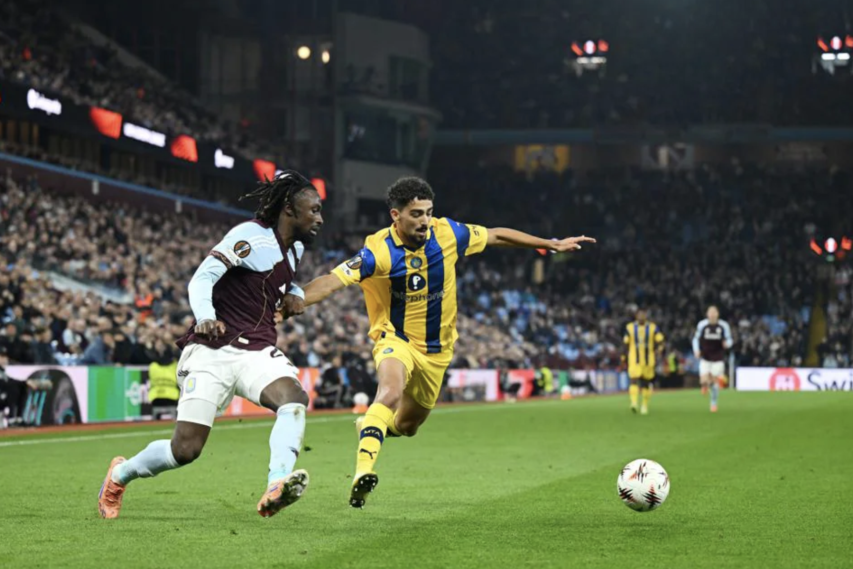 Europa League: Aston Villa thắng Maccabi Tel Aviv, kỳ t&iacute;ch b&ugrave;ng nổ ở Villa Park - Ảnh 2.