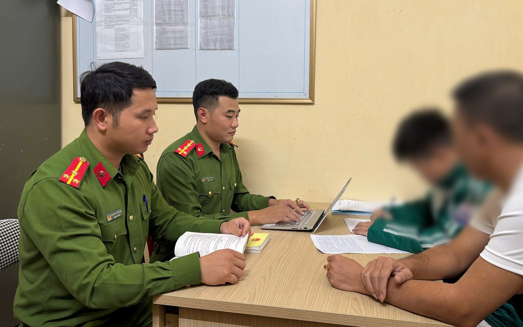 Công an thông tin về nguyên nhân vụ nam sinh lớp 8 bị bạn đâm rồi đẩy xuống hồ nước