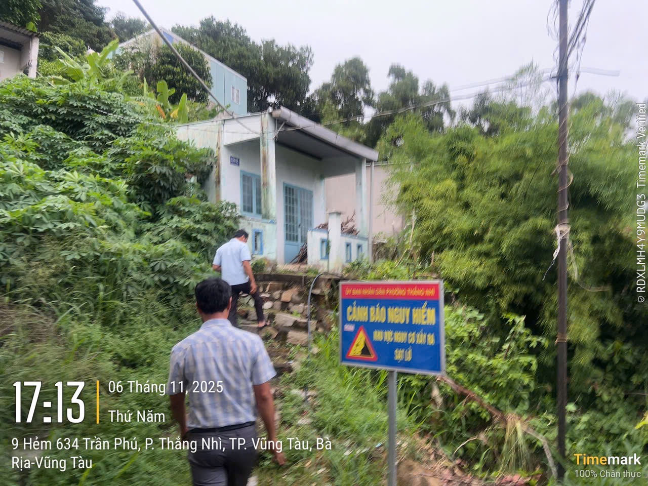 Ngay trong đ&ecirc;m, Vũng T&agrave;u di dời 81 người khỏi khu vực c&oacute; nguy cơ sạt lở - Ảnh 2.