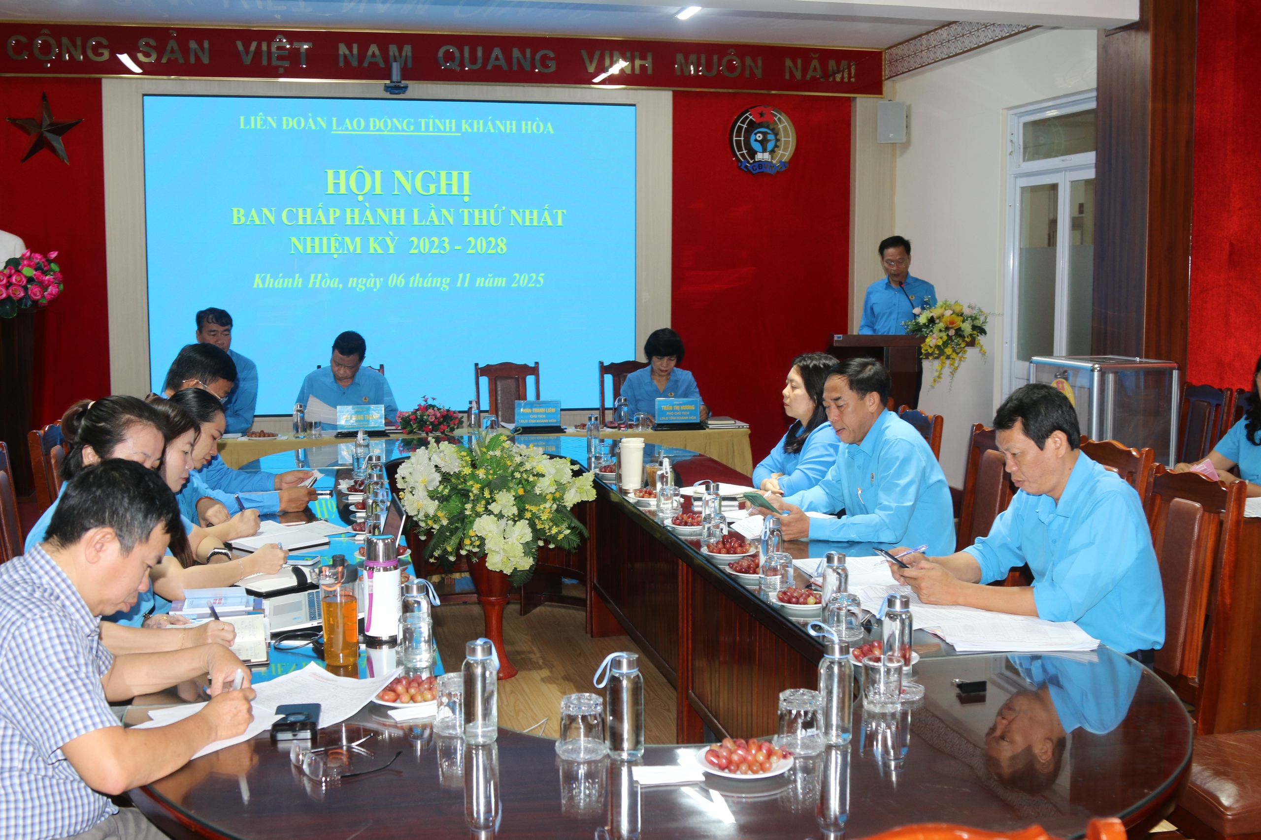 Li&ecirc;n đo&agrave;n lao động Kh&aacute;nh Ho&agrave; tổ chức lấy &yacute; kiến c&ocirc;ng t&aacute;c nh&acirc;n sự nhiệm kỳ  2025-2030 - Ảnh 1.