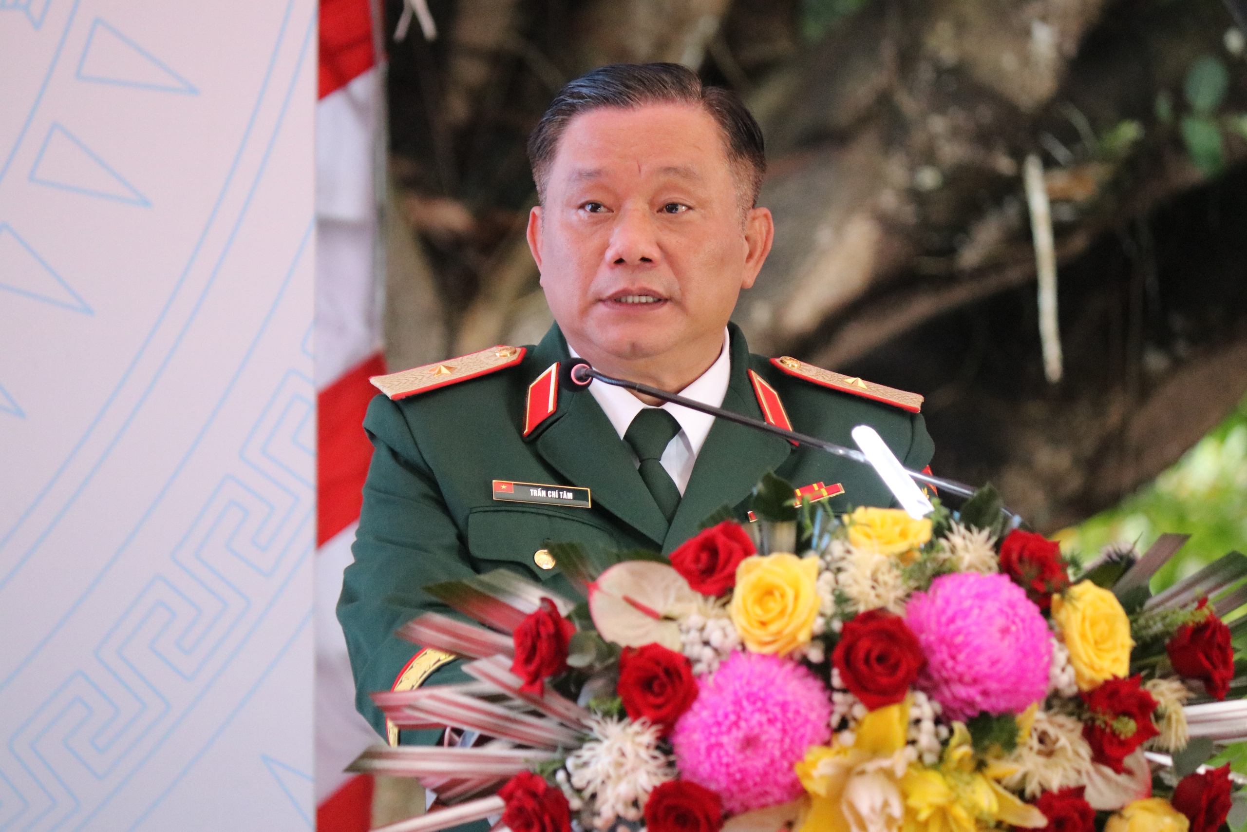 Qu&acirc;n khu 7 tổ chức lễ xuất qu&acirc;n l&agrave;m nhiệm vụ t&igrave;m kiếm, quy tập h&agrave;i cốt liệt sĩ tại Campuchia - Ảnh 3.