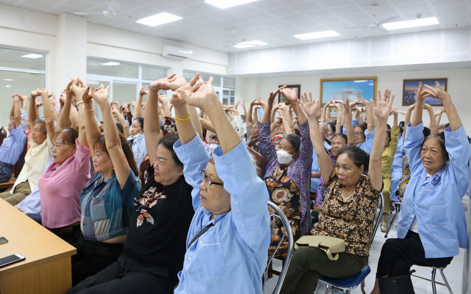 Góp ý dự thảo Văn kiện Đại hội XIV: Phòng bệnh từ sớm, toàn diện chính là đầu tư cho tương lai