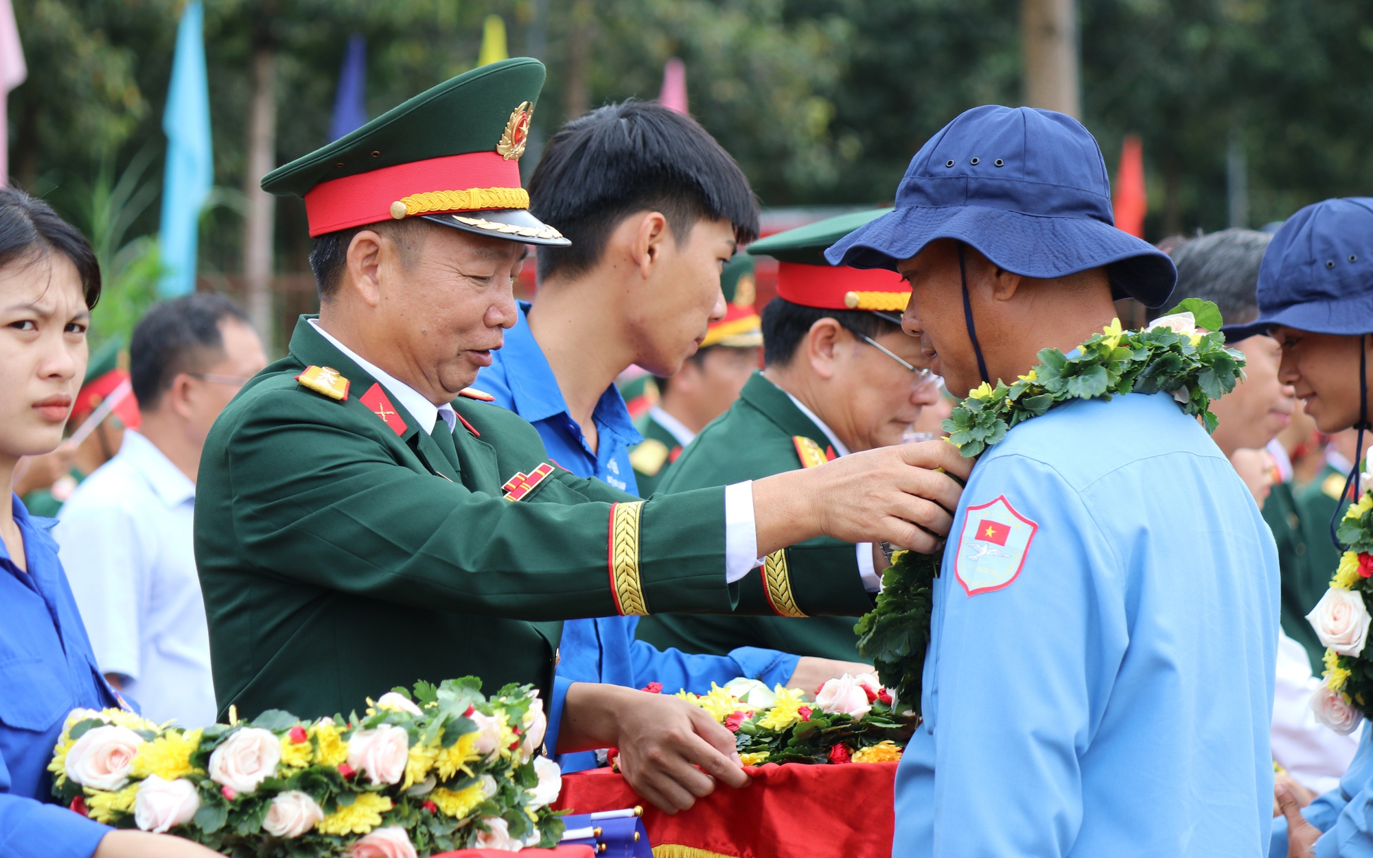 Quân khu 7 tổ chức lễ xuất quân làm nhiệm vụ tìm kiếm, quy tập hài cốt liệt sĩ tại Campuchia