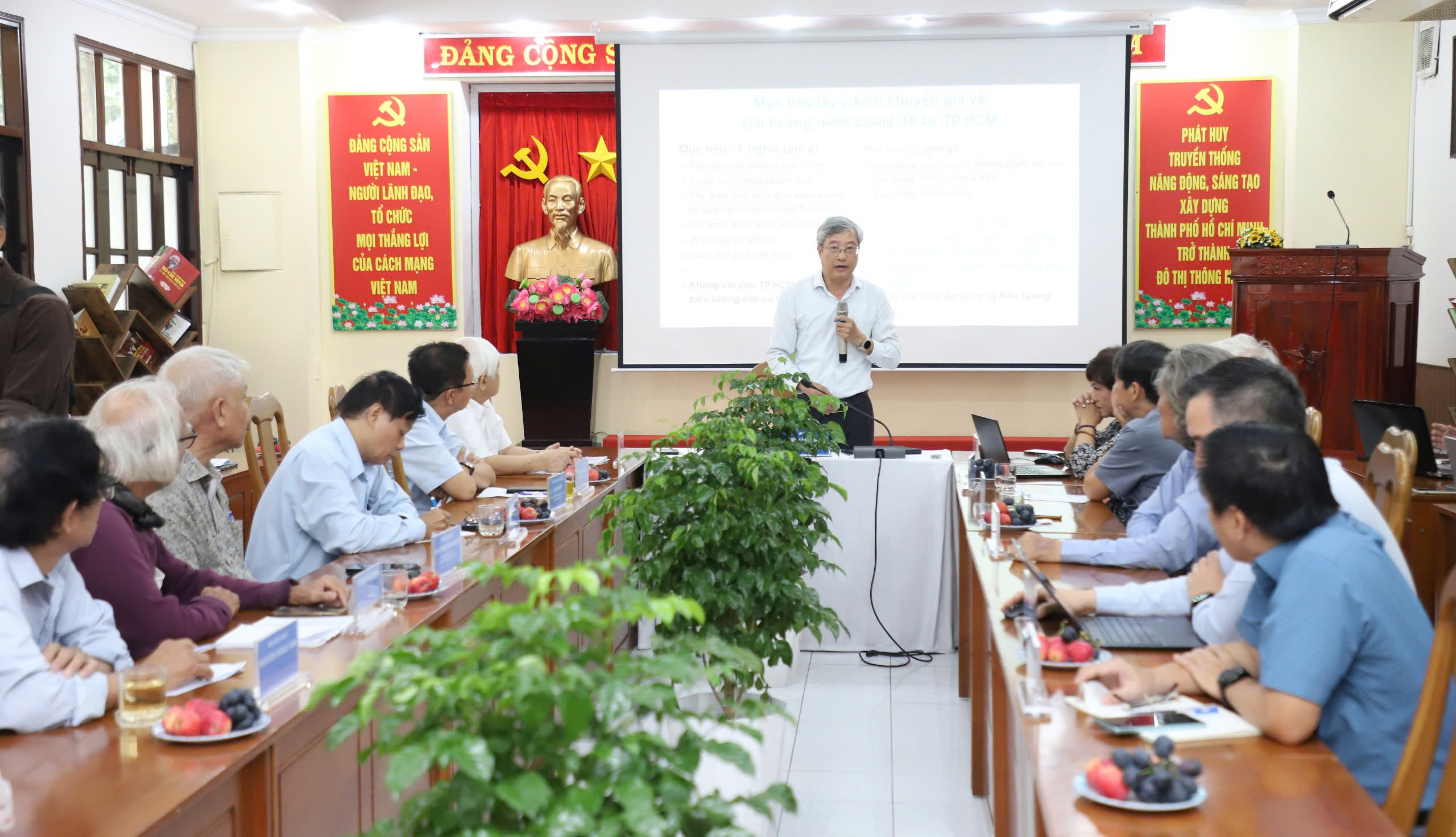 KHU TƯỞNG NIỆM NẠN NHÂN COVID-19 Ở TP HCM: Giản dị, sâu sắc và "chạm đến trái tim" - Ảnh 1.