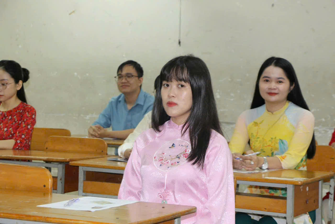 TP HCM lấy ý kiến đóng góp quy định thẩm quyền tuyển dụng nhà giáo - Ảnh 1.