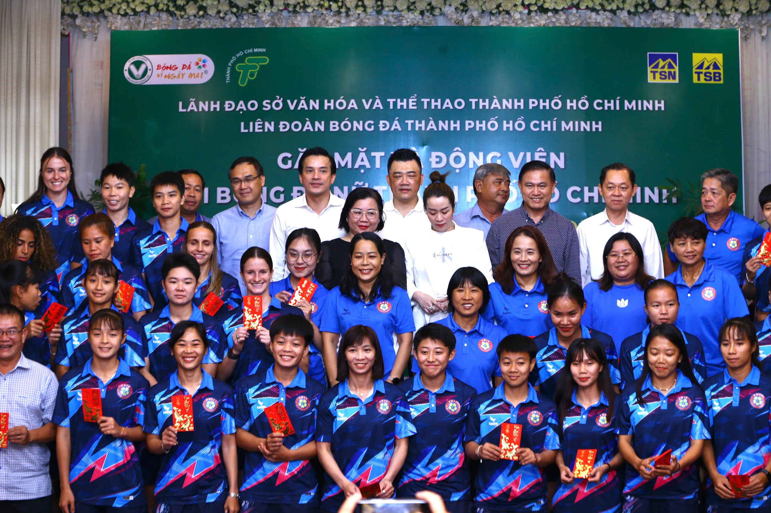 Kim Thanh trở lại, HLV Kim Chi vẫn c&oacute; thể để Thu Em bắt ch&iacute;nh - Ảnh 2.