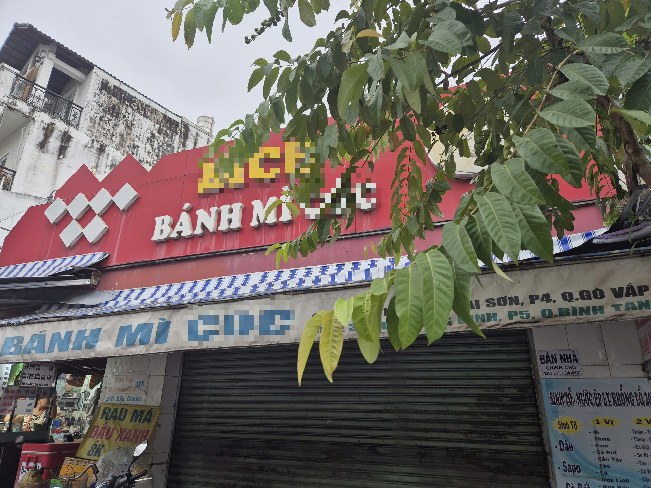 Con số bệnh nh&acirc;n li&ecirc;n quan vụ ngộ độc sau khi ăn b&aacute;nh m&igrave; tiếp tục tăng - Ảnh 1.