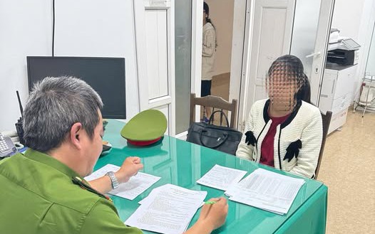 Một cú click, bay nửa tỉ đồng: cặp vợ chồng sập bẫy đường link mạo danh công an